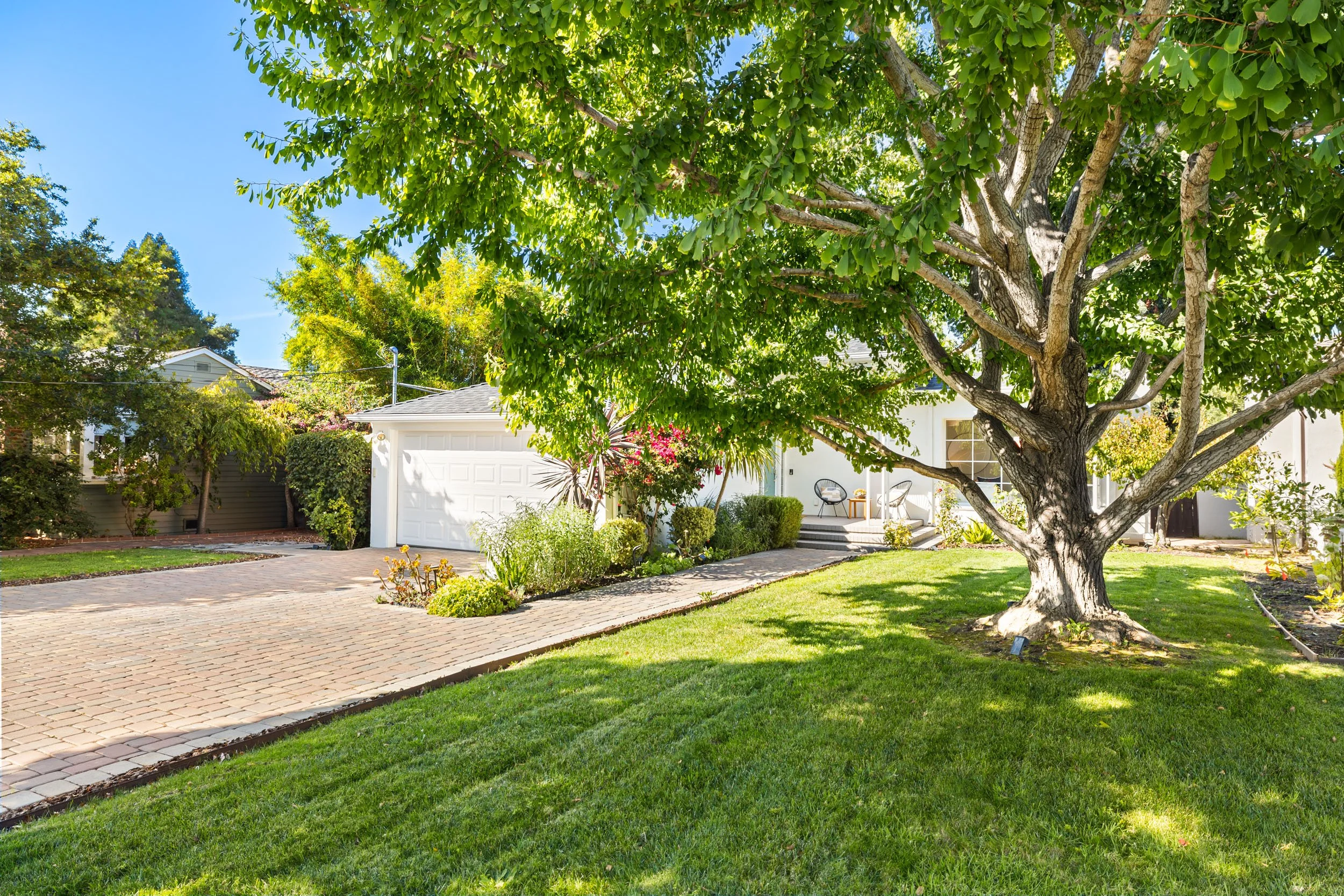 1112 Glen Drive 02 small.jpg