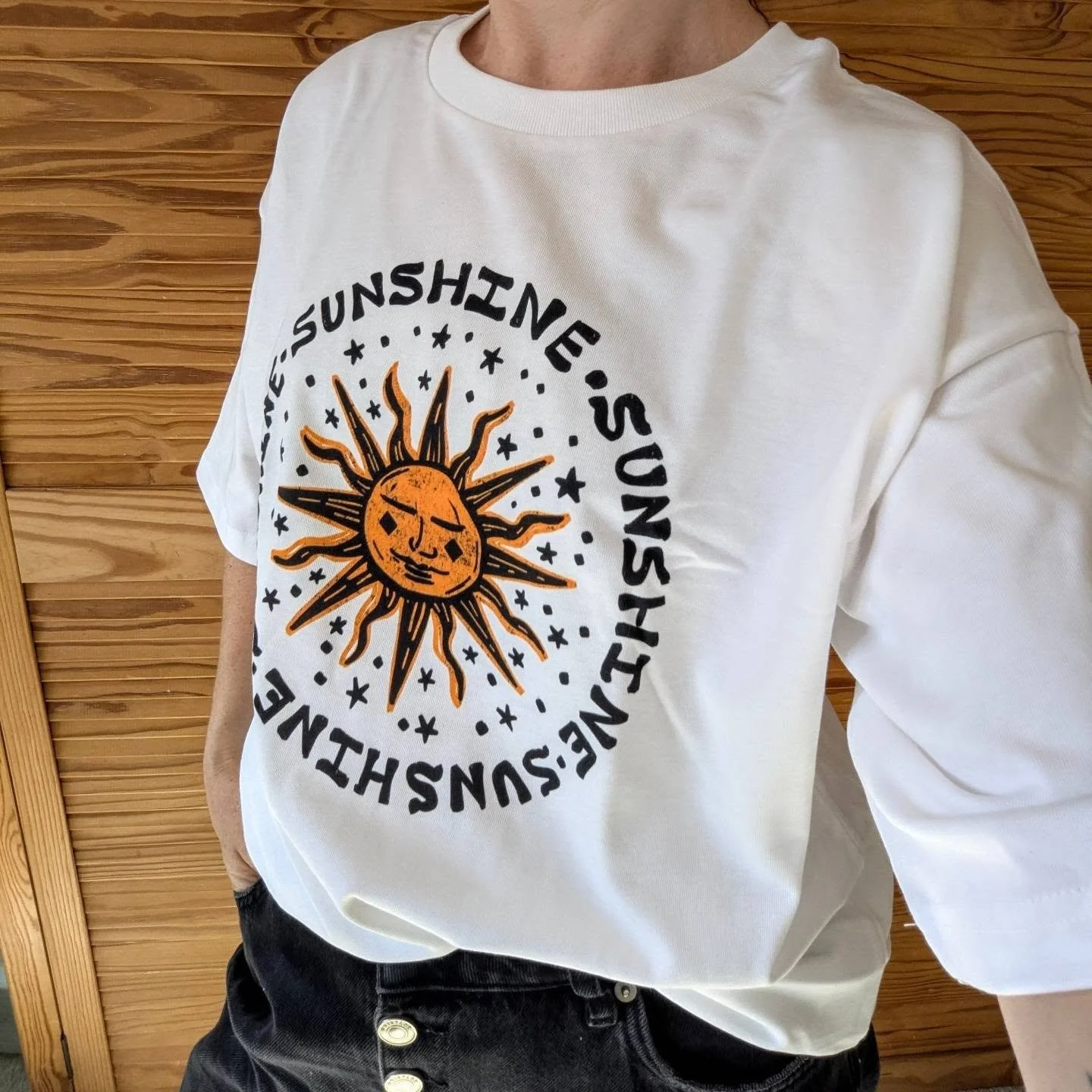 👋🏾Hello T-shirts 👕 

I've turned some of my illustrations and lino print designs into T-Shirts and Tote bags!

I've chosen TeeMill as they use organic cotton, follow eco friendly practices, and generally have good ethics. The products are also pri