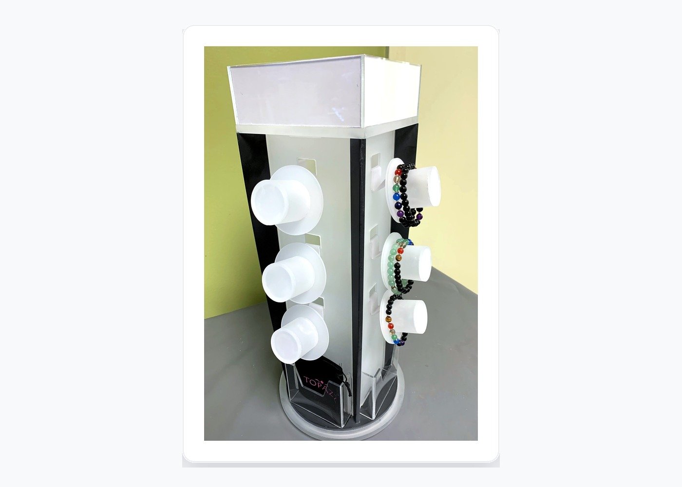 Rotating Accessory Display