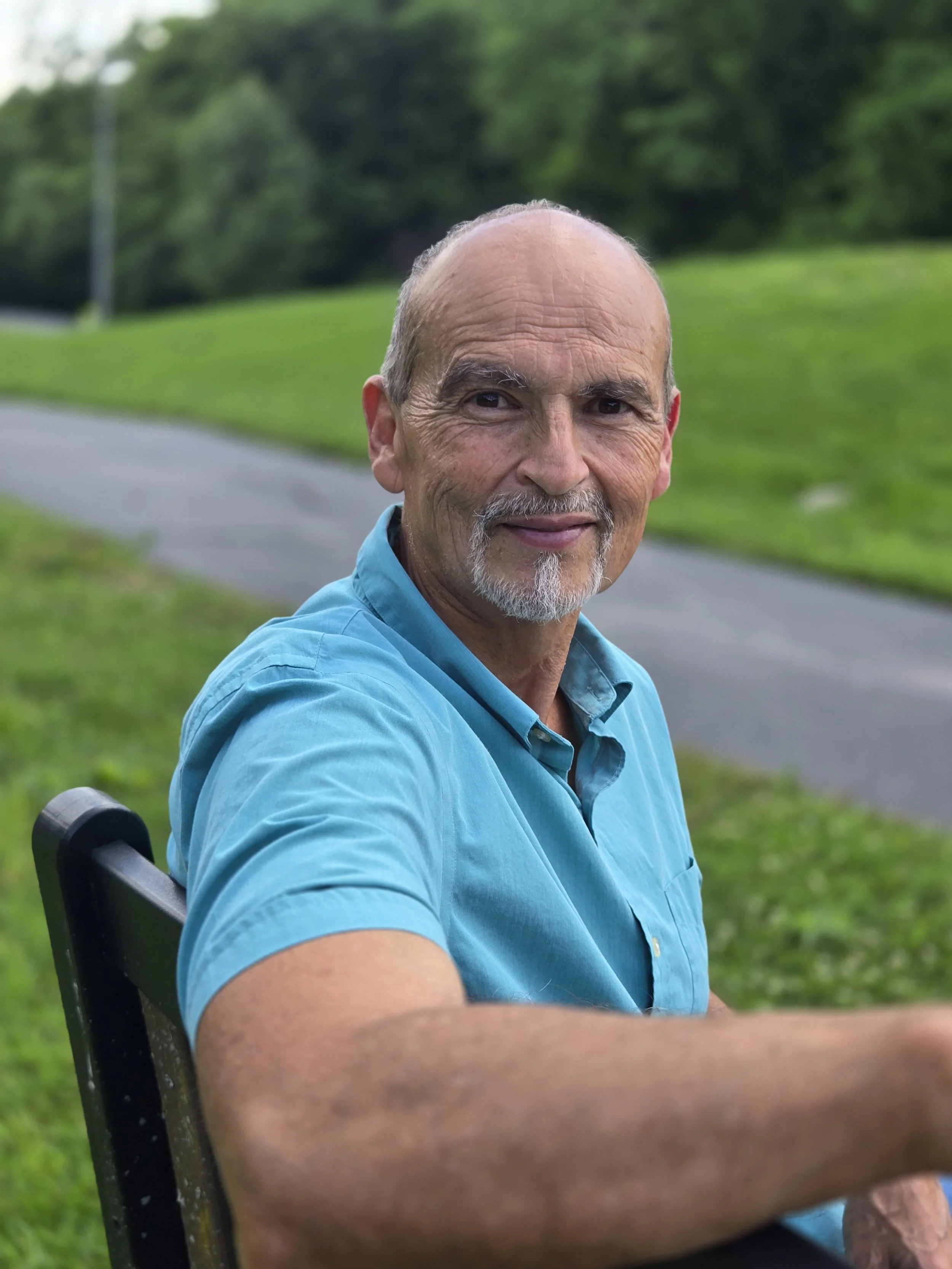 Scott Lipes, TOPT Method founder and certified hypnotherapist, smiling outdoors — entrepreneur business coach specializing in inner transformation and breaking through hidden patterns