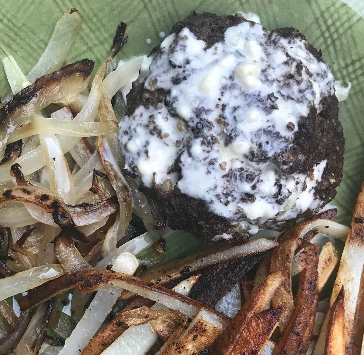 RECIPE_Pam-T_kibbehburger---Emma-Janaskie.jpg