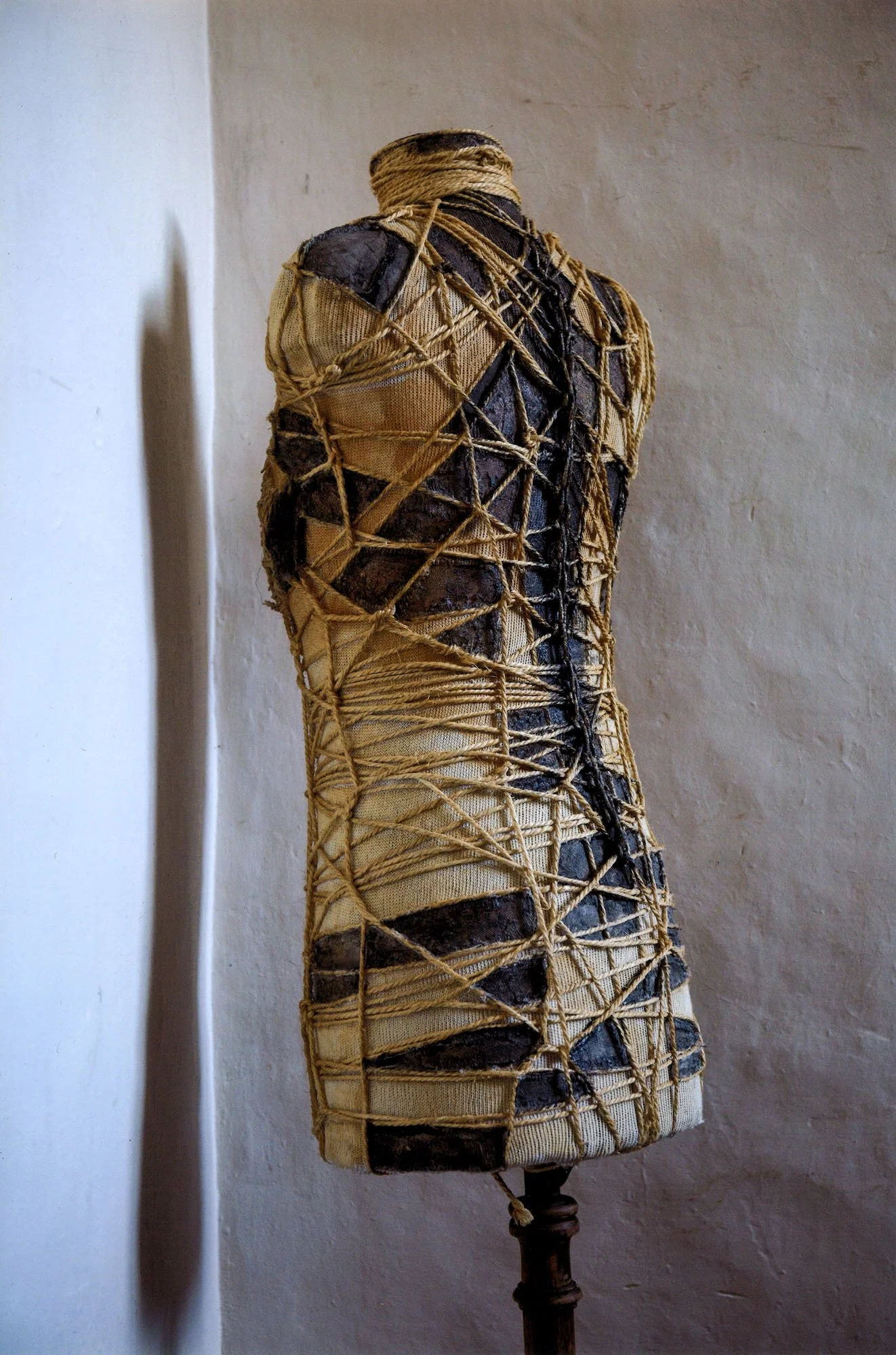 Woman-back-detail_life size.jpg