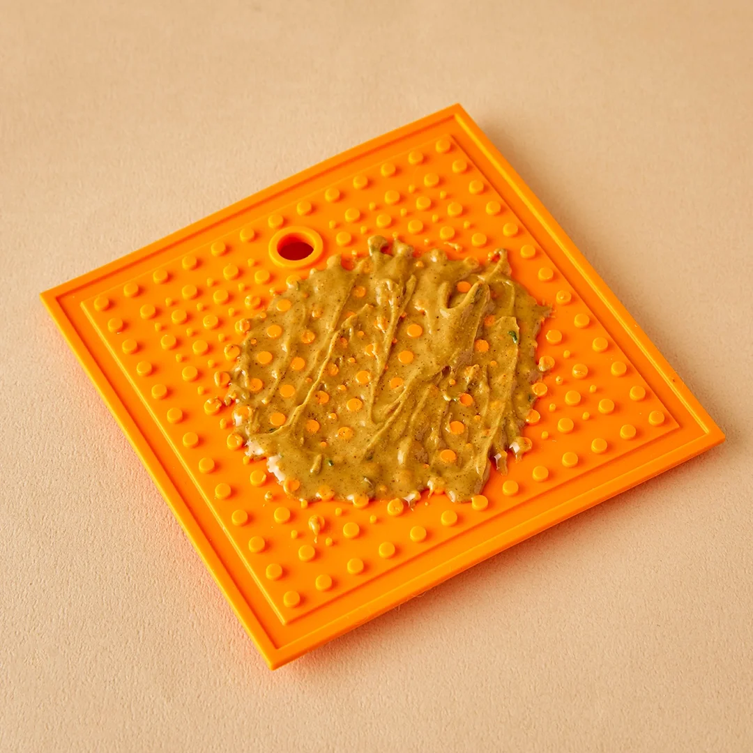 Dog Peanut Butter Squeeze Pack + Dog Lick Mat