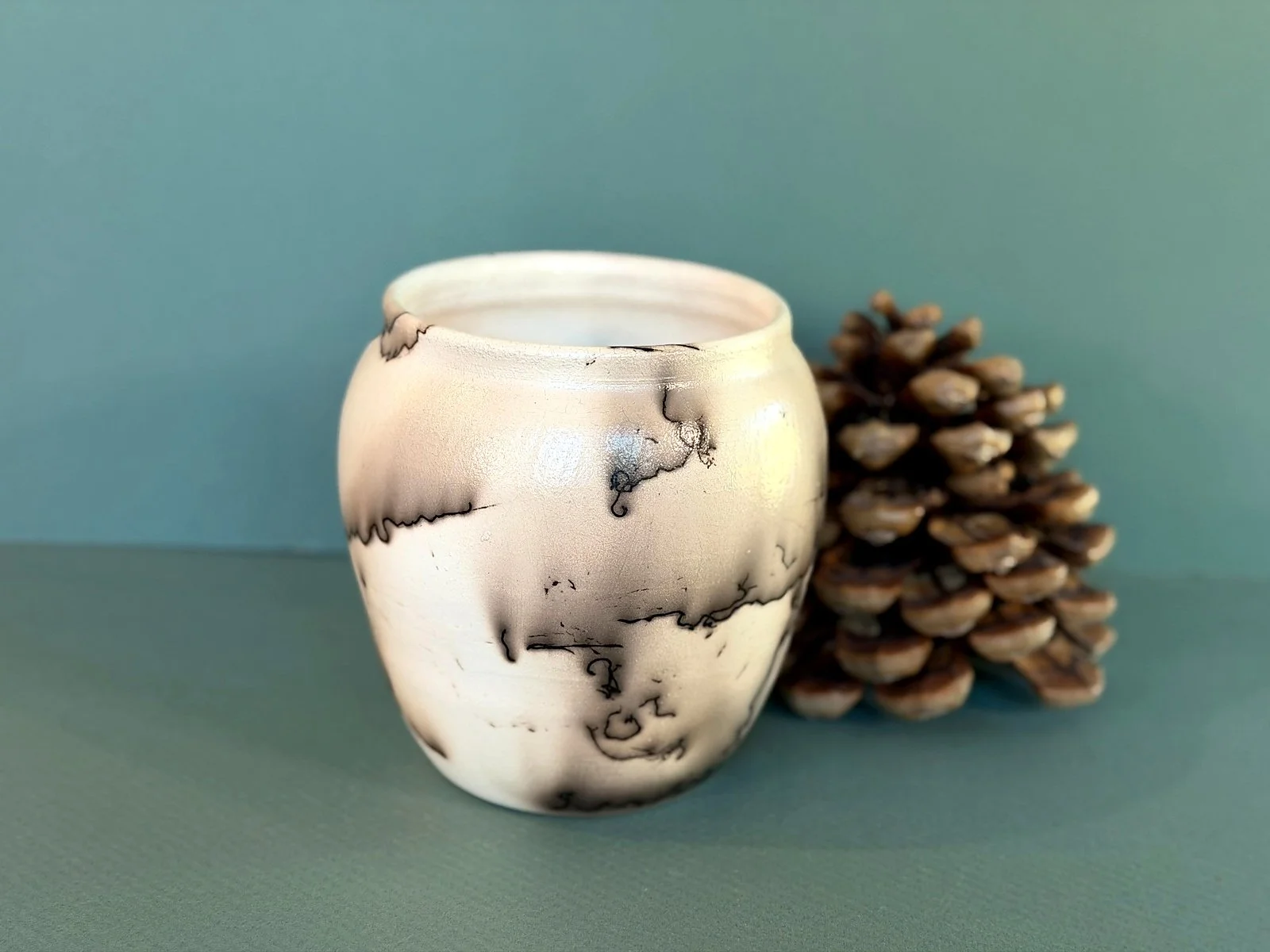 Horsehair_Raku_Vessel_014_1.jpg