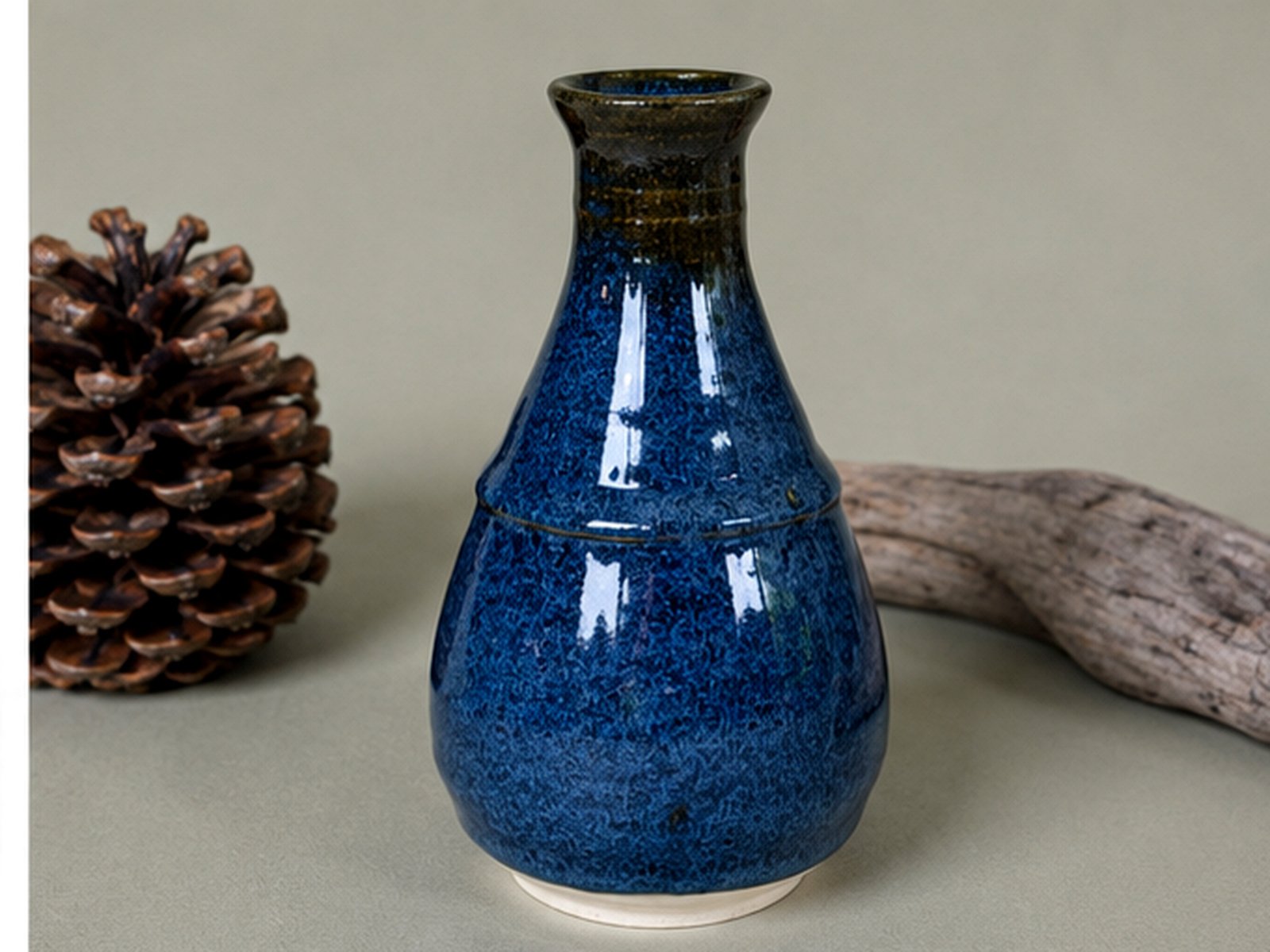 midnight-blue-vase-02-three-quarter.jpg