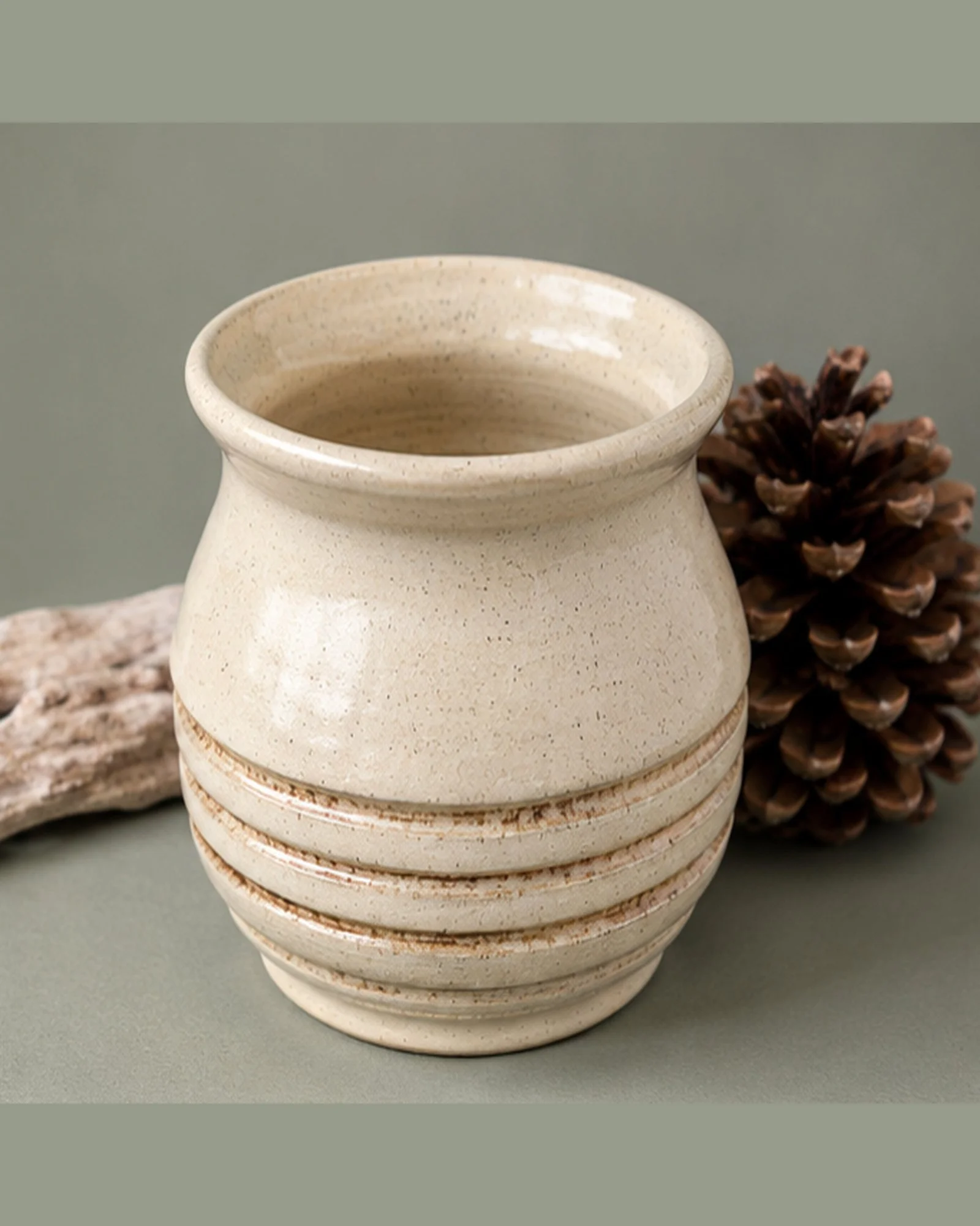 speckled-cream-ribbed-vessel-02-three-quarter-refined.jpg