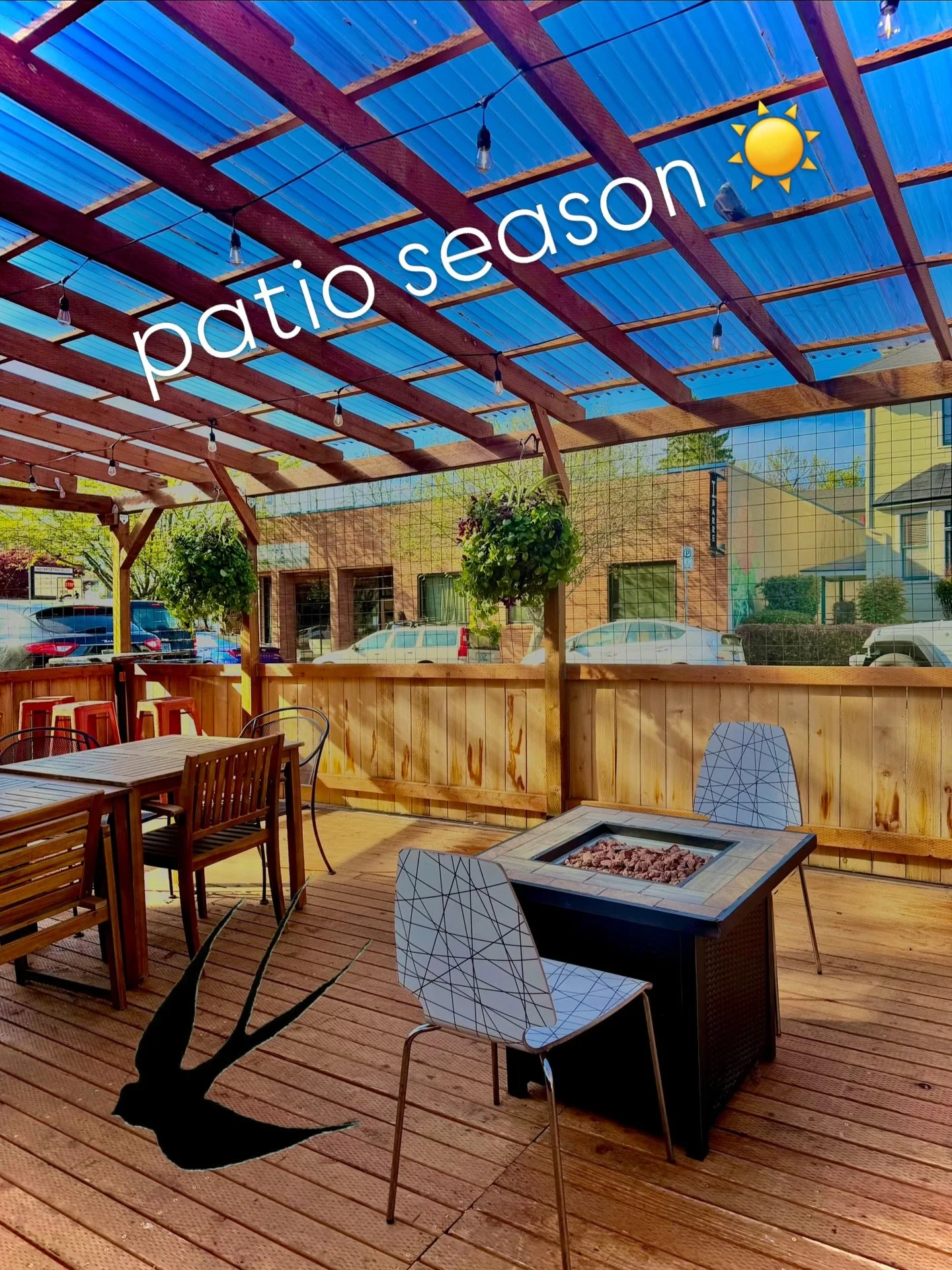 Spring patio season is officially here! Come through @swiftloungepdx