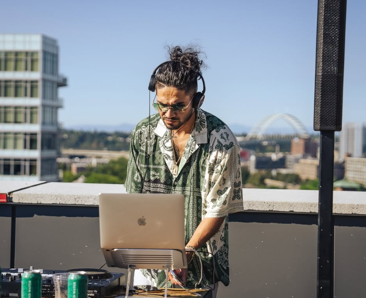 DJ J.CRUZ