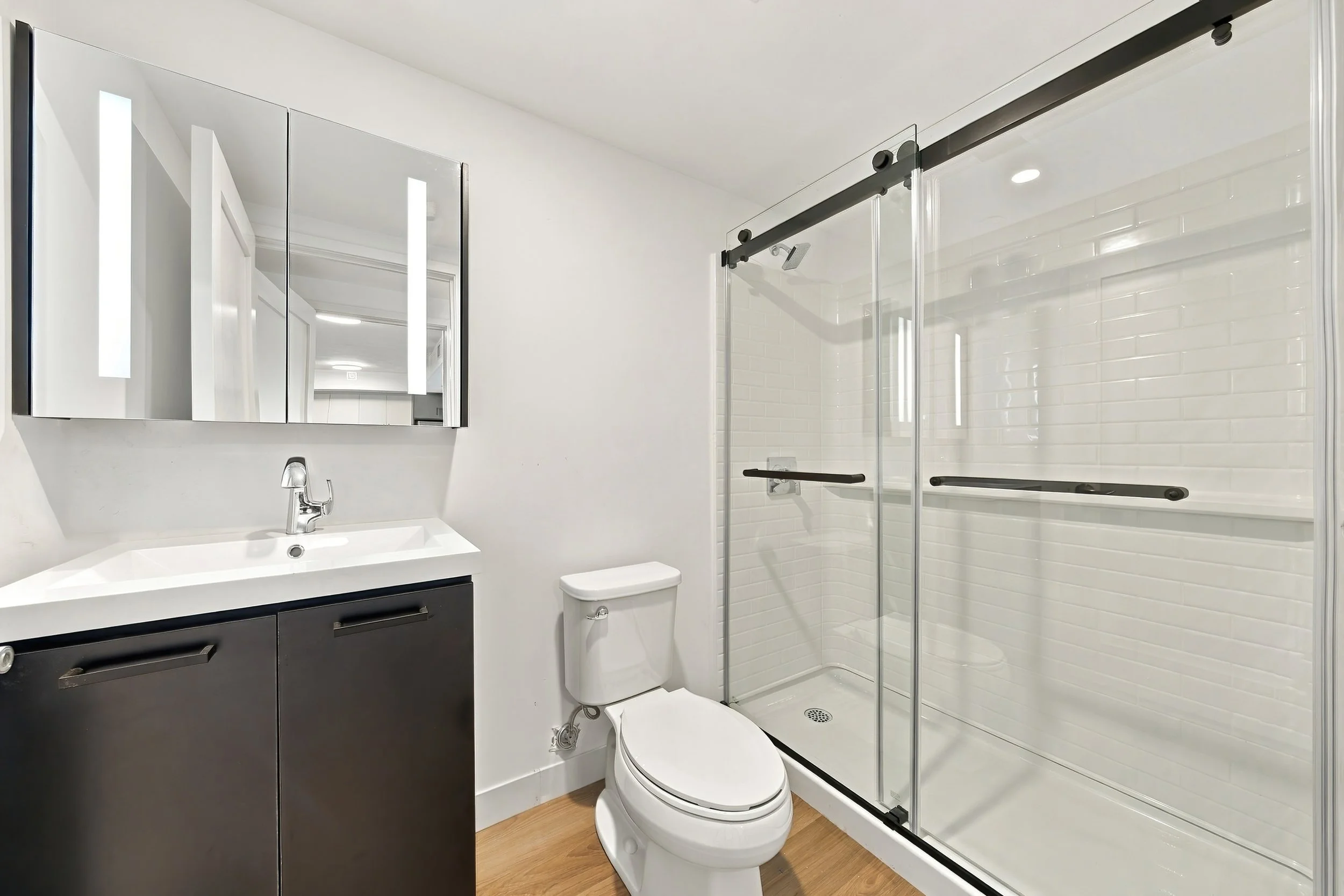 11 - 815 BED+2DEN+2BATH.jpg
