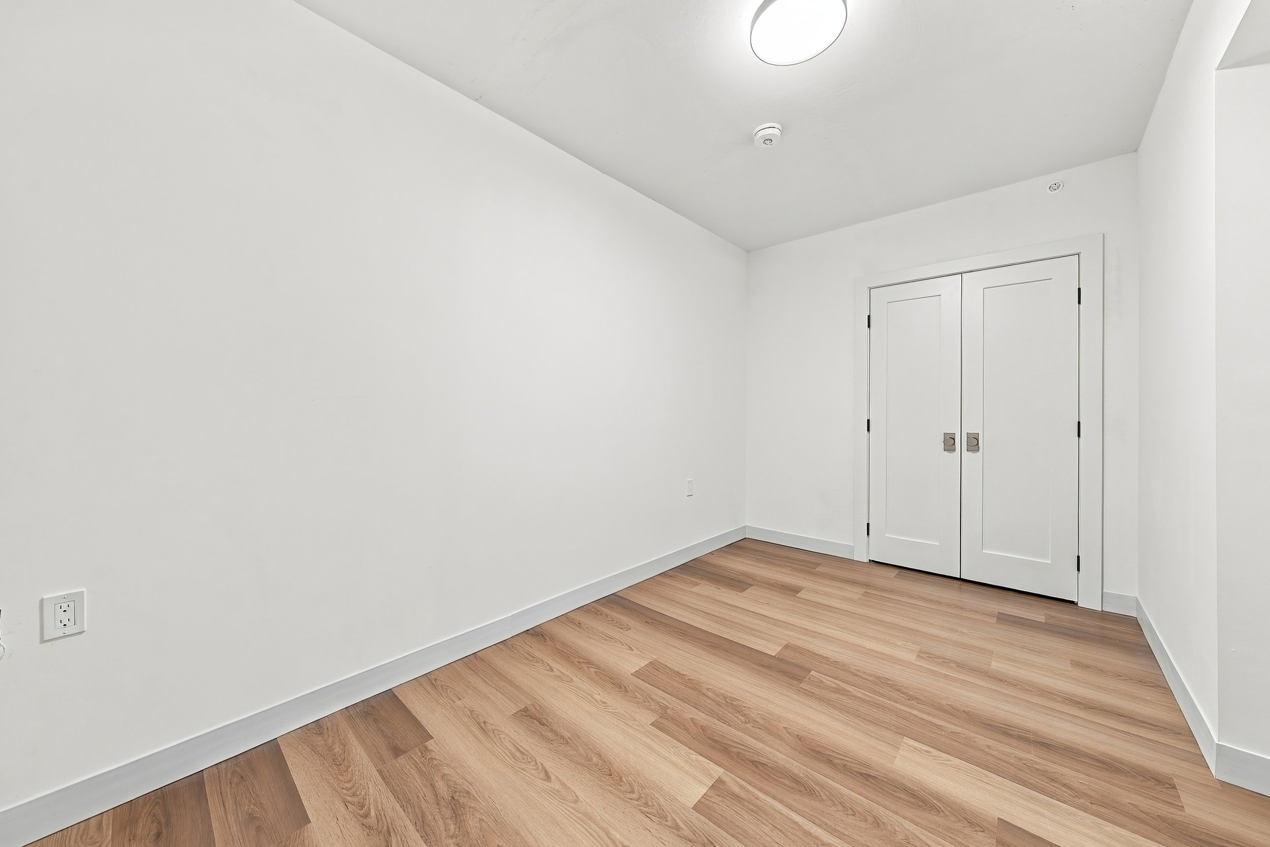 13 - 309 BED+2DEN+2BATH.jpg