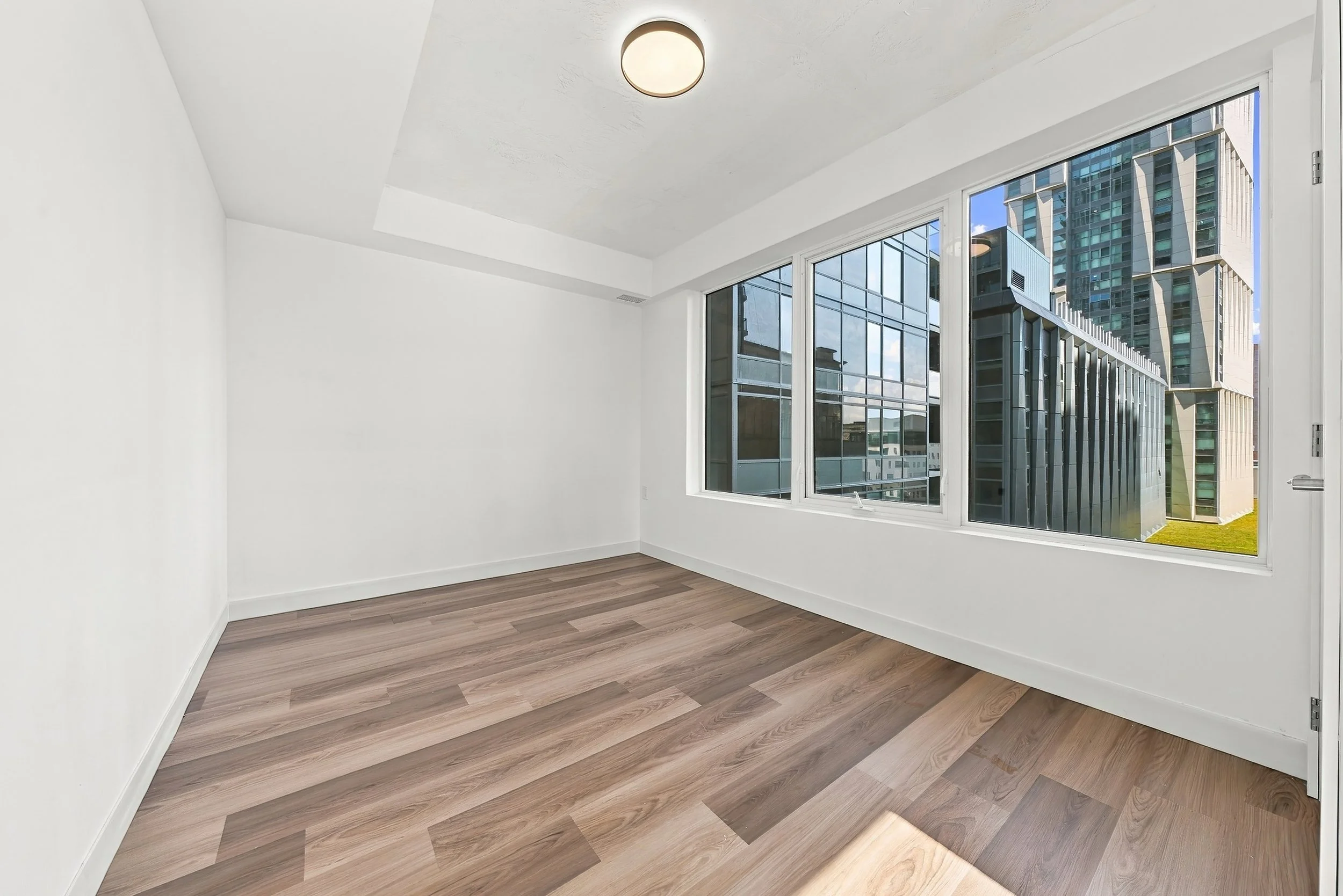 10 - 803 BED+BATH.jpg