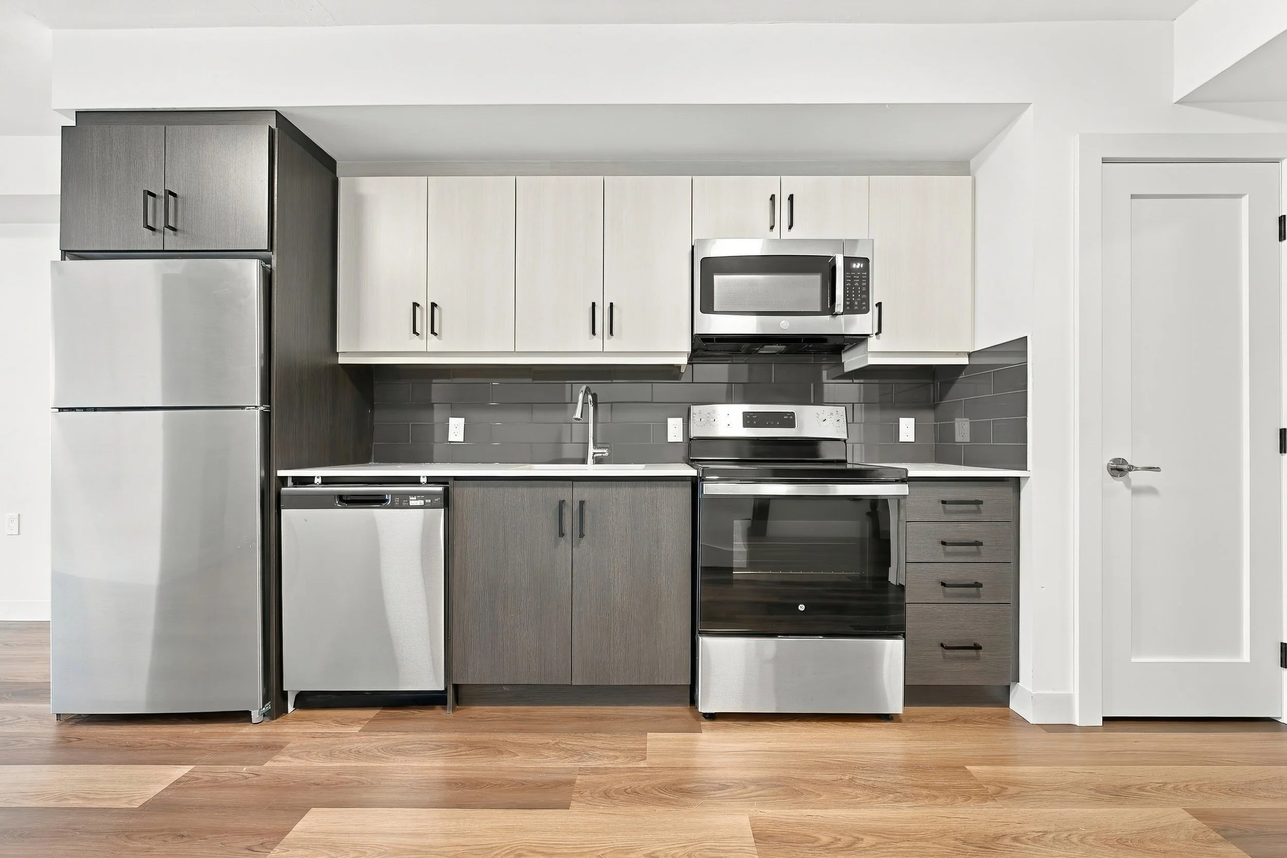 5 - 309 BED+2DEN+2BATH.jpg