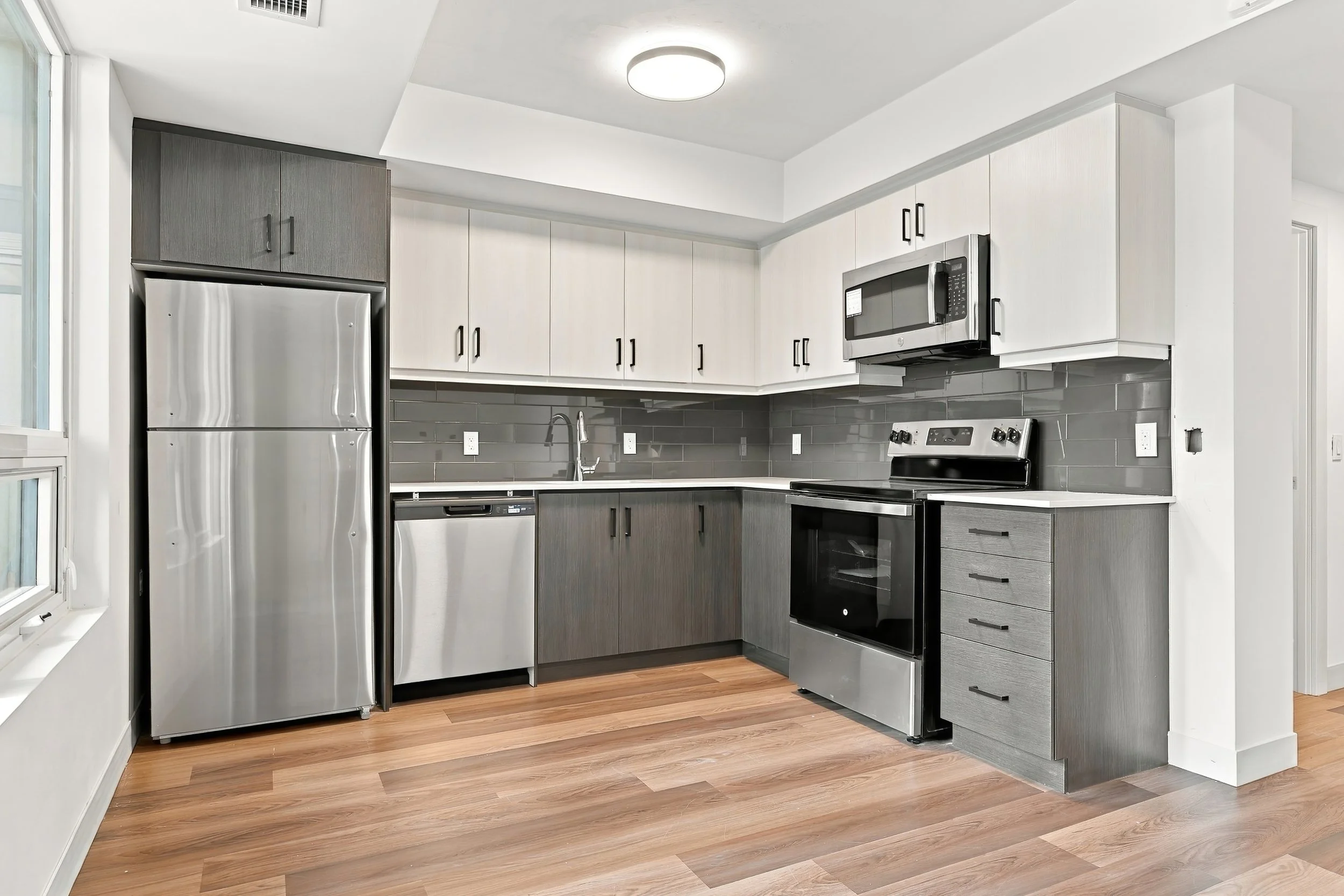 7 - 815 BED+2DEN+2BATH.jpg