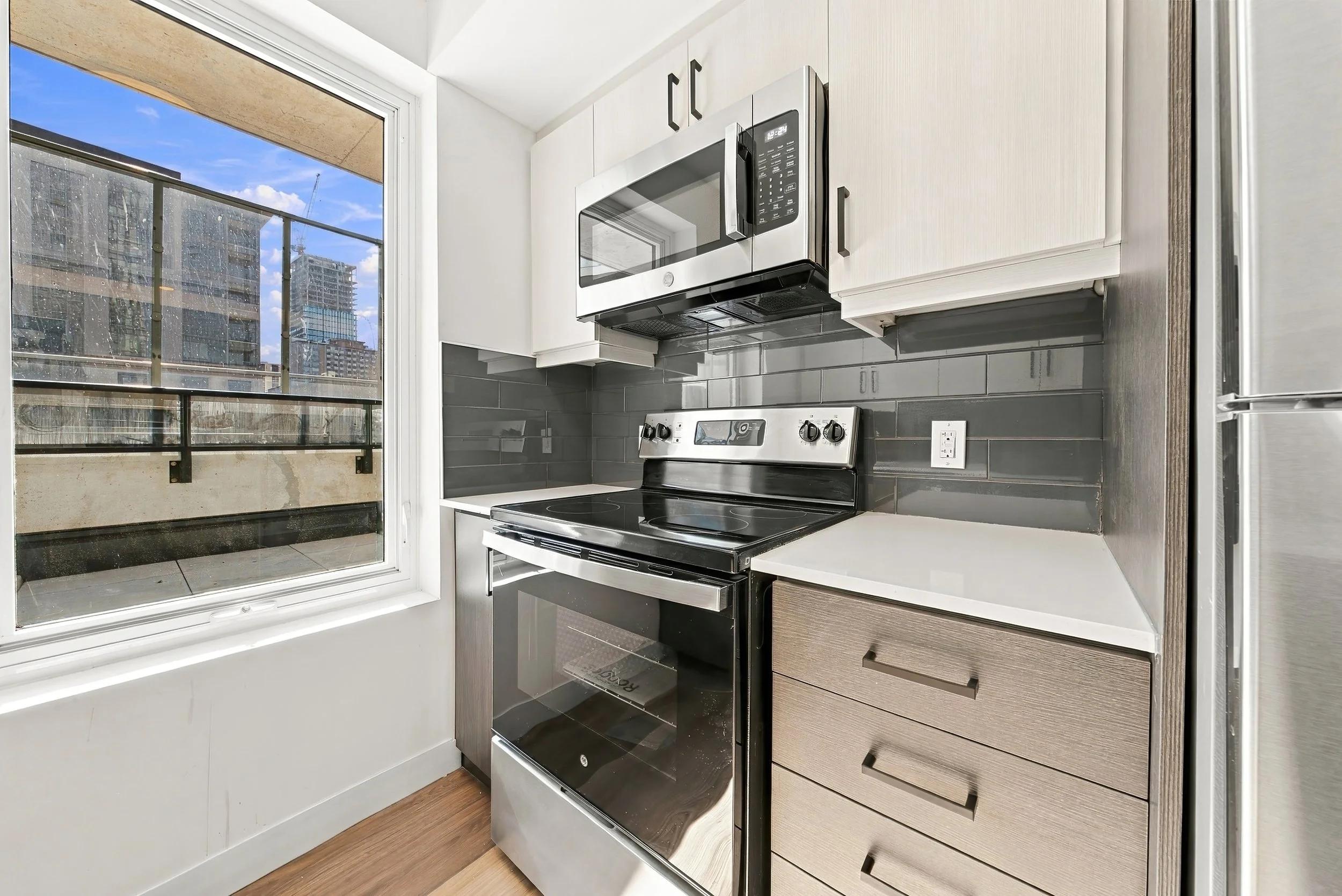 4 - 803 BED+BATH.jpg