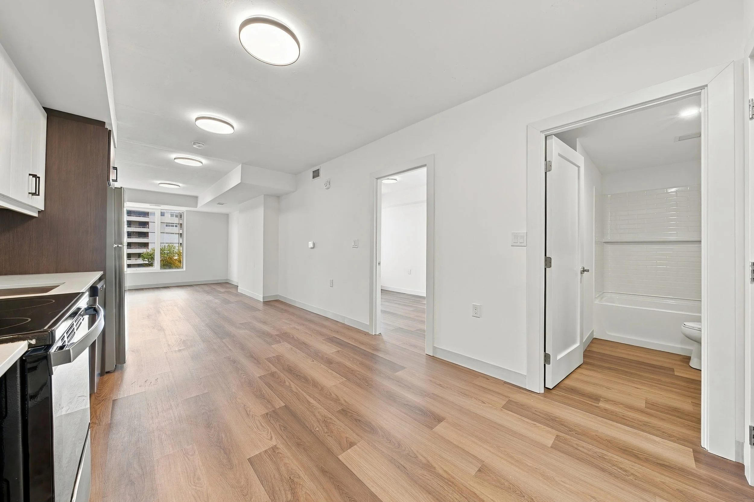 2 - 313 BED+BATH.jpg