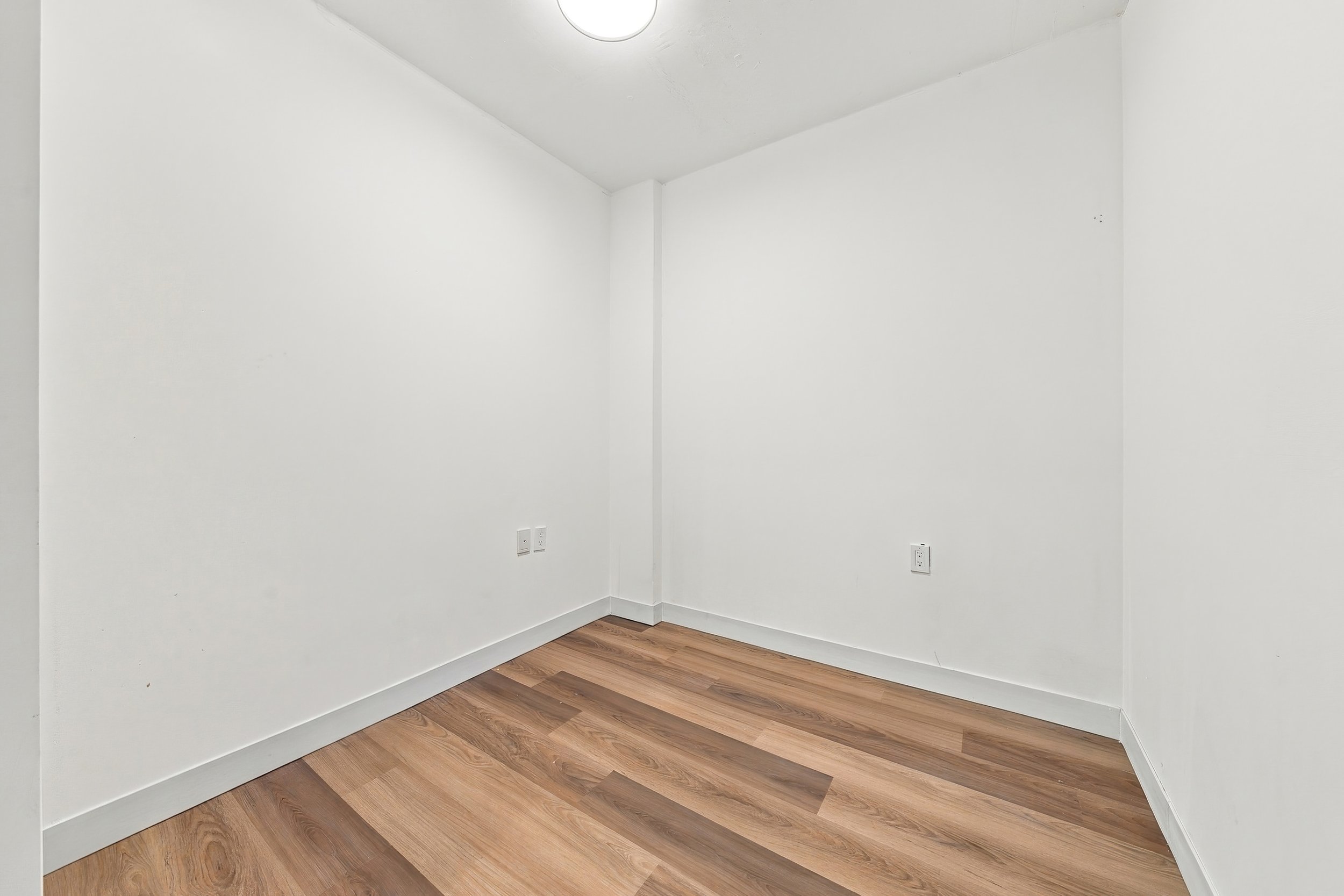 4 - 815 BED+2DEN+2BATH.jpg