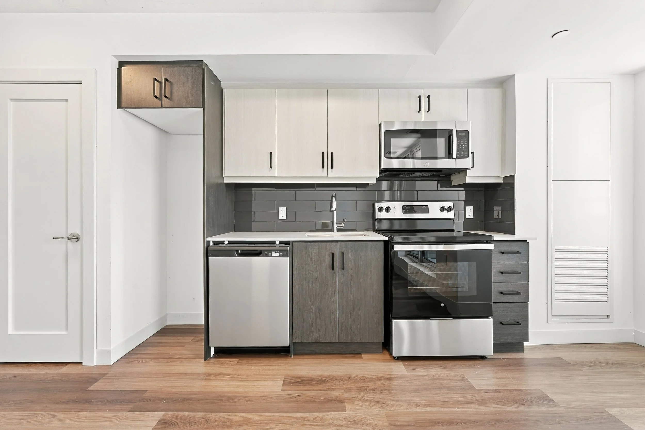 4 - 805 STUDIO.jpg
