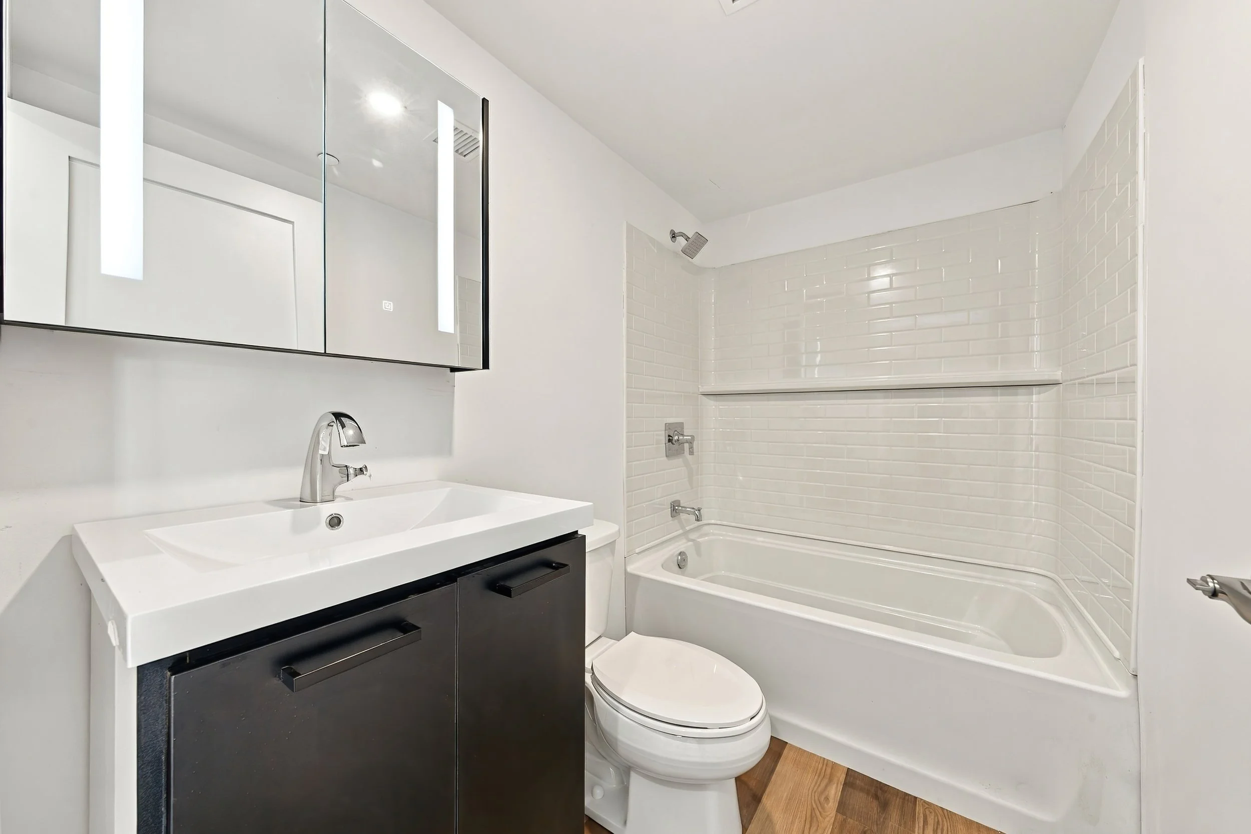 9 - 803 BED+BATH.jpg