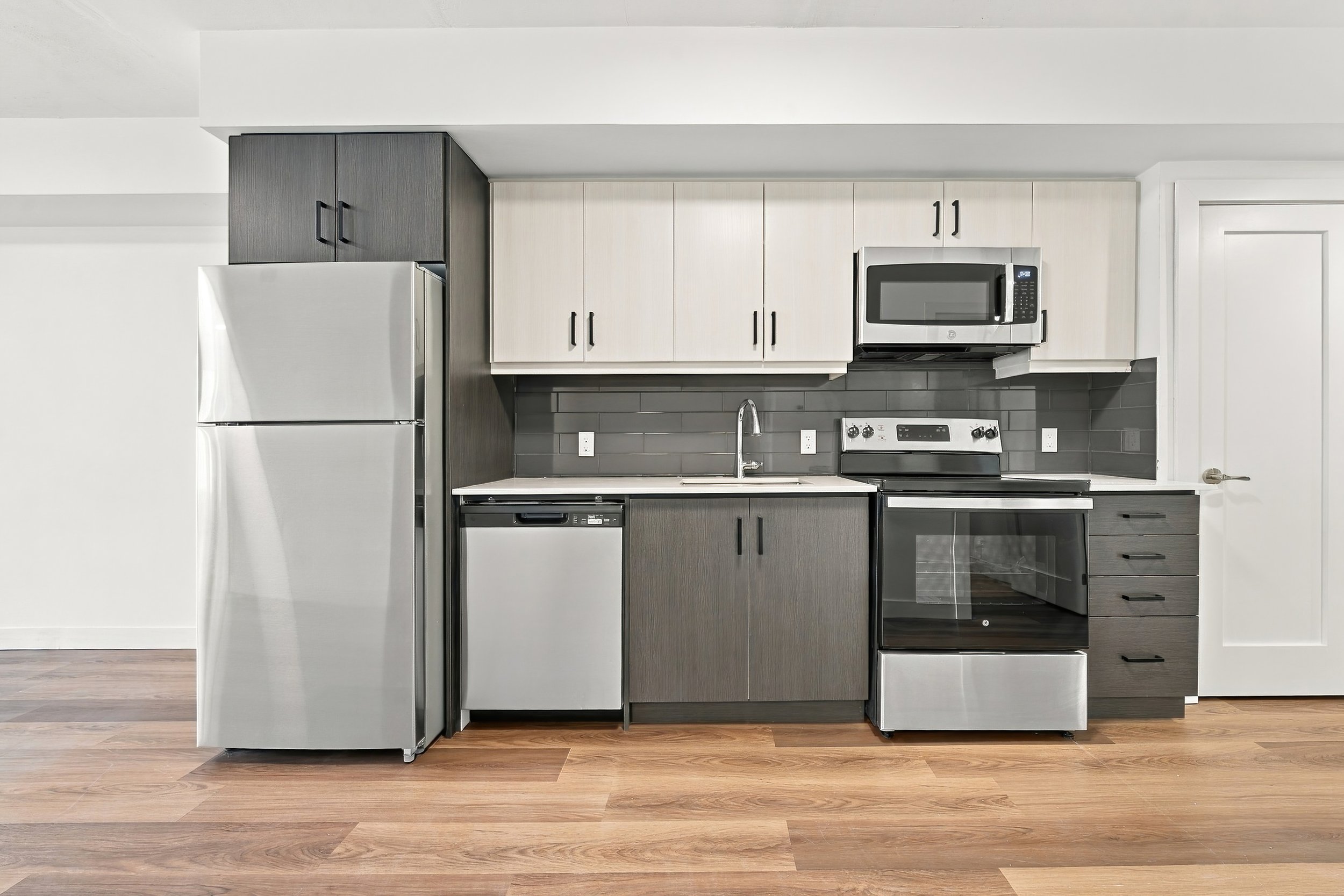 3 - 310 BED+2DEN+2BATH.jpg