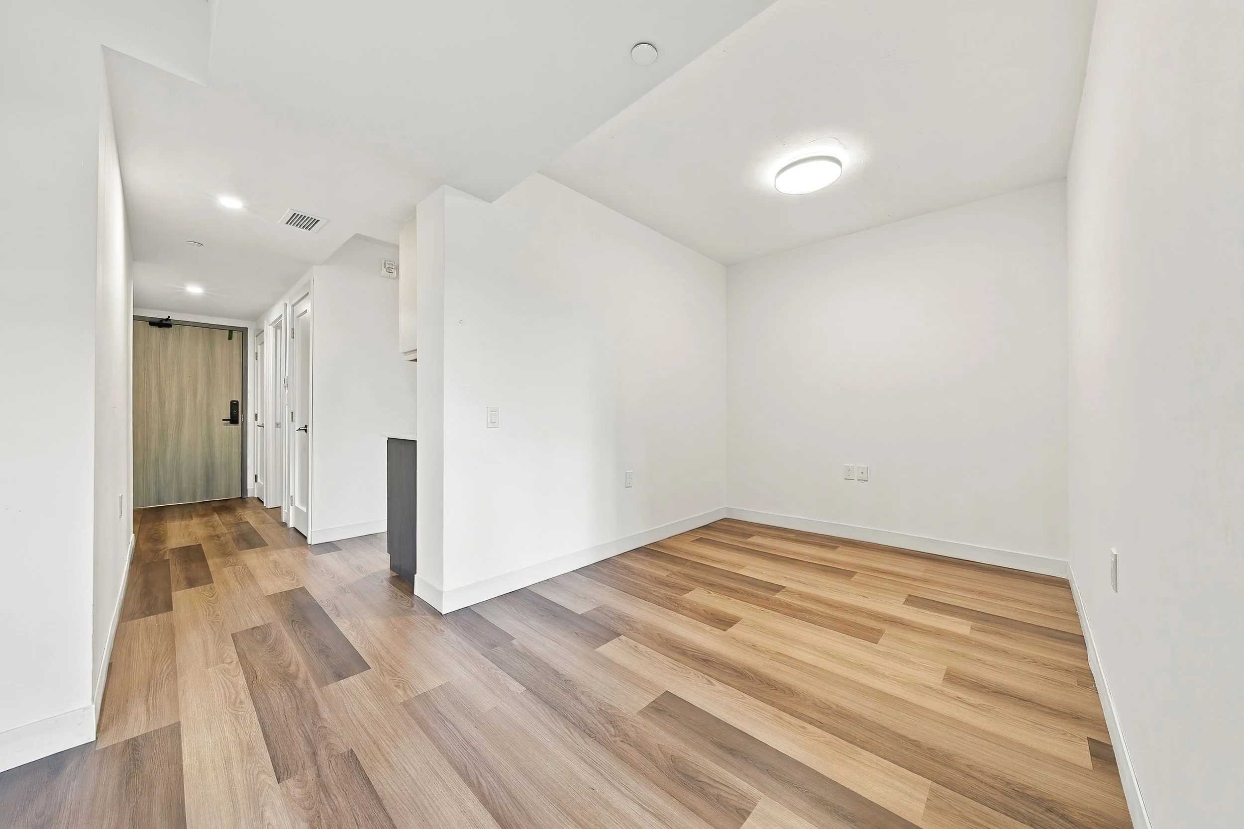 10 - 801 BED+DEN.jpg
