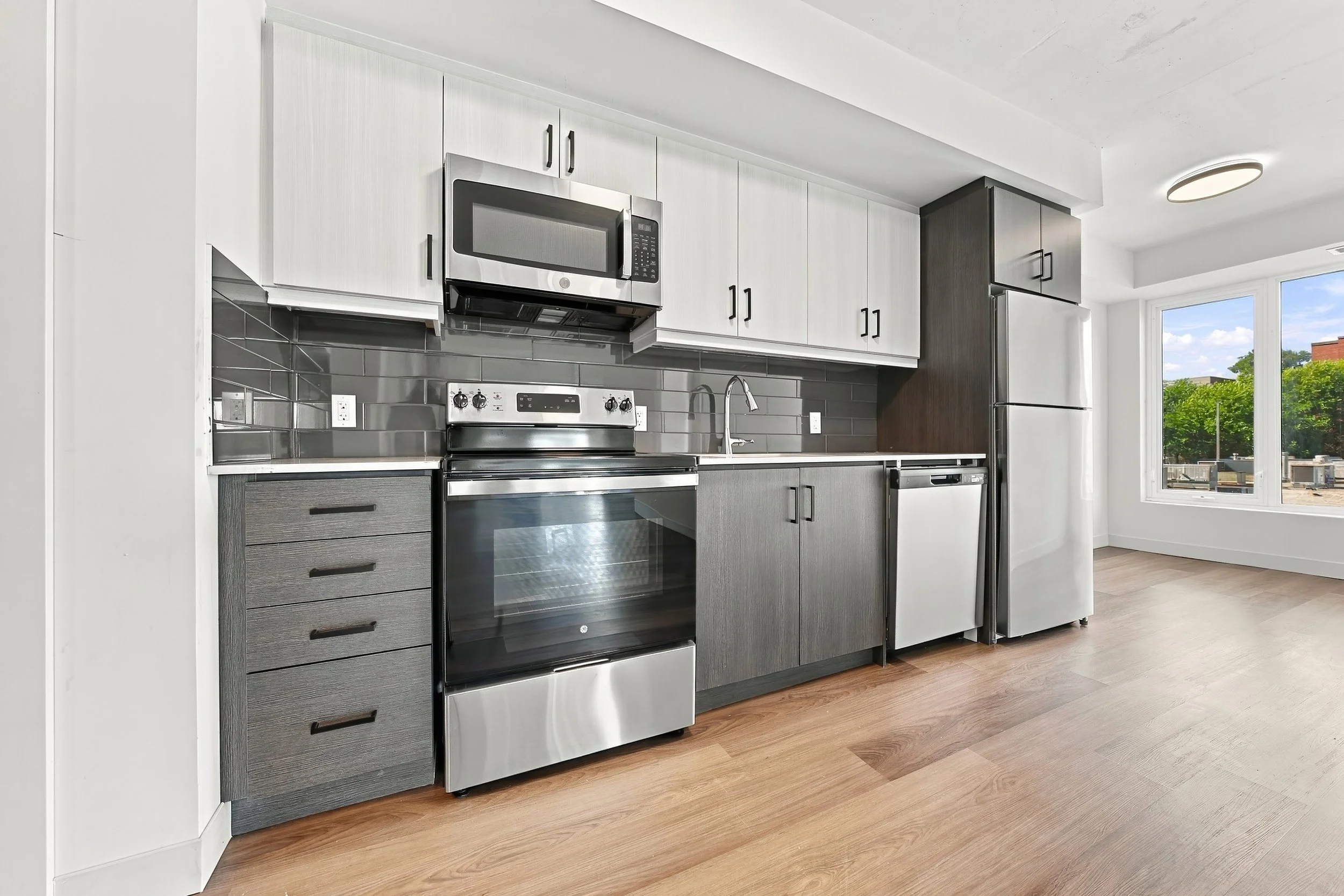 4 - 308 2BED+DEN+2BATH.jpg