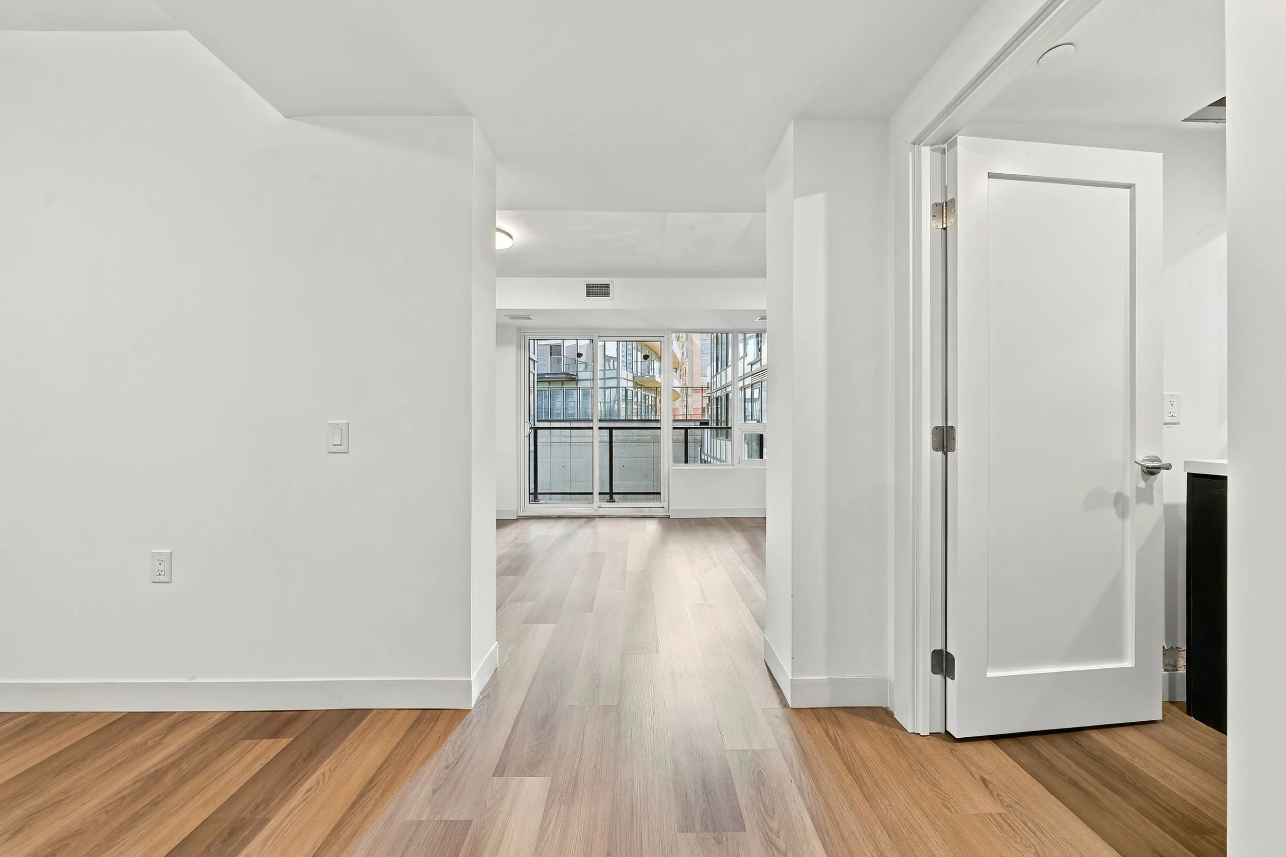 2 - 815 BED+2DEN+2BATH.jpg