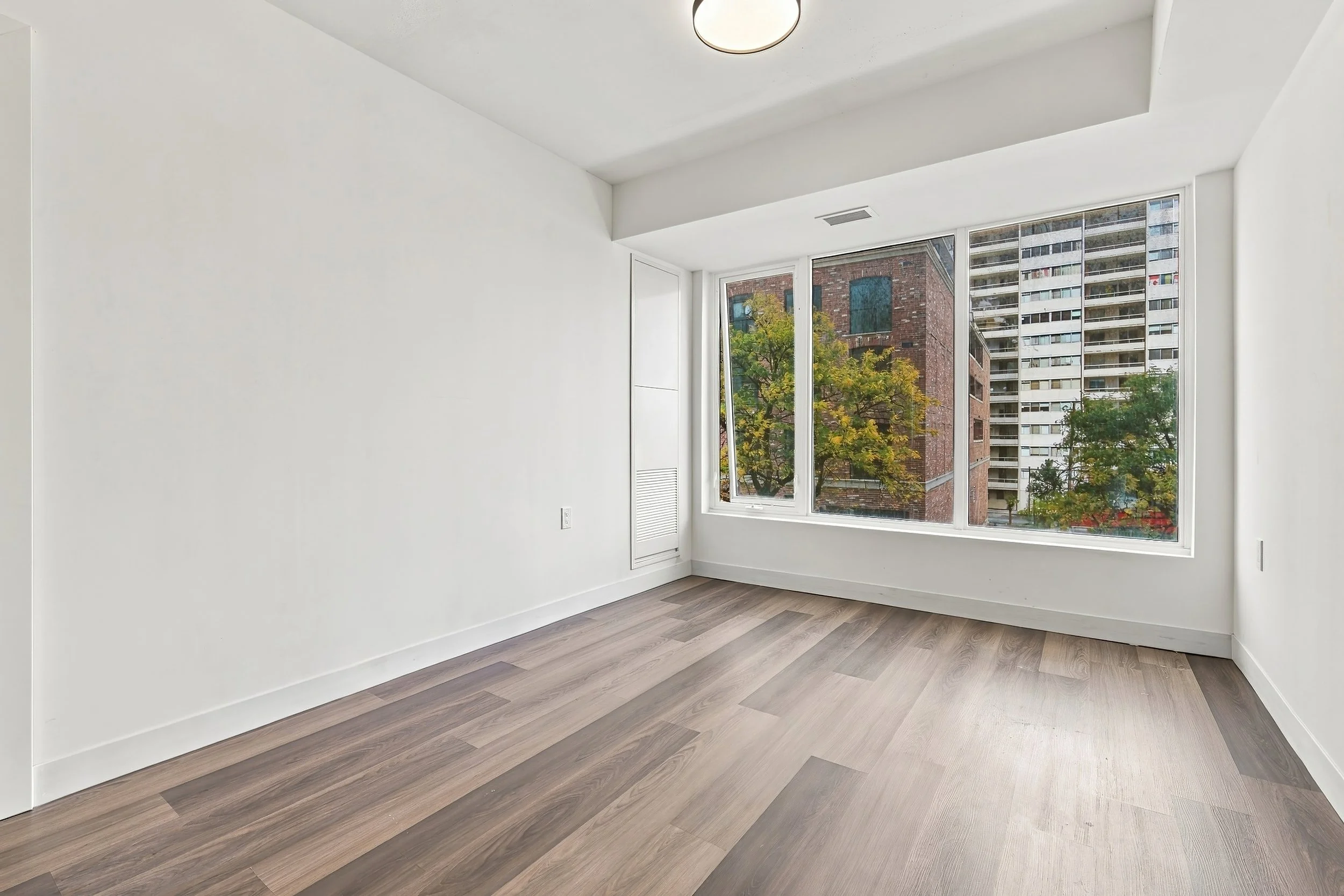 5 - 310 BED+2DEN+2BATH.jpg