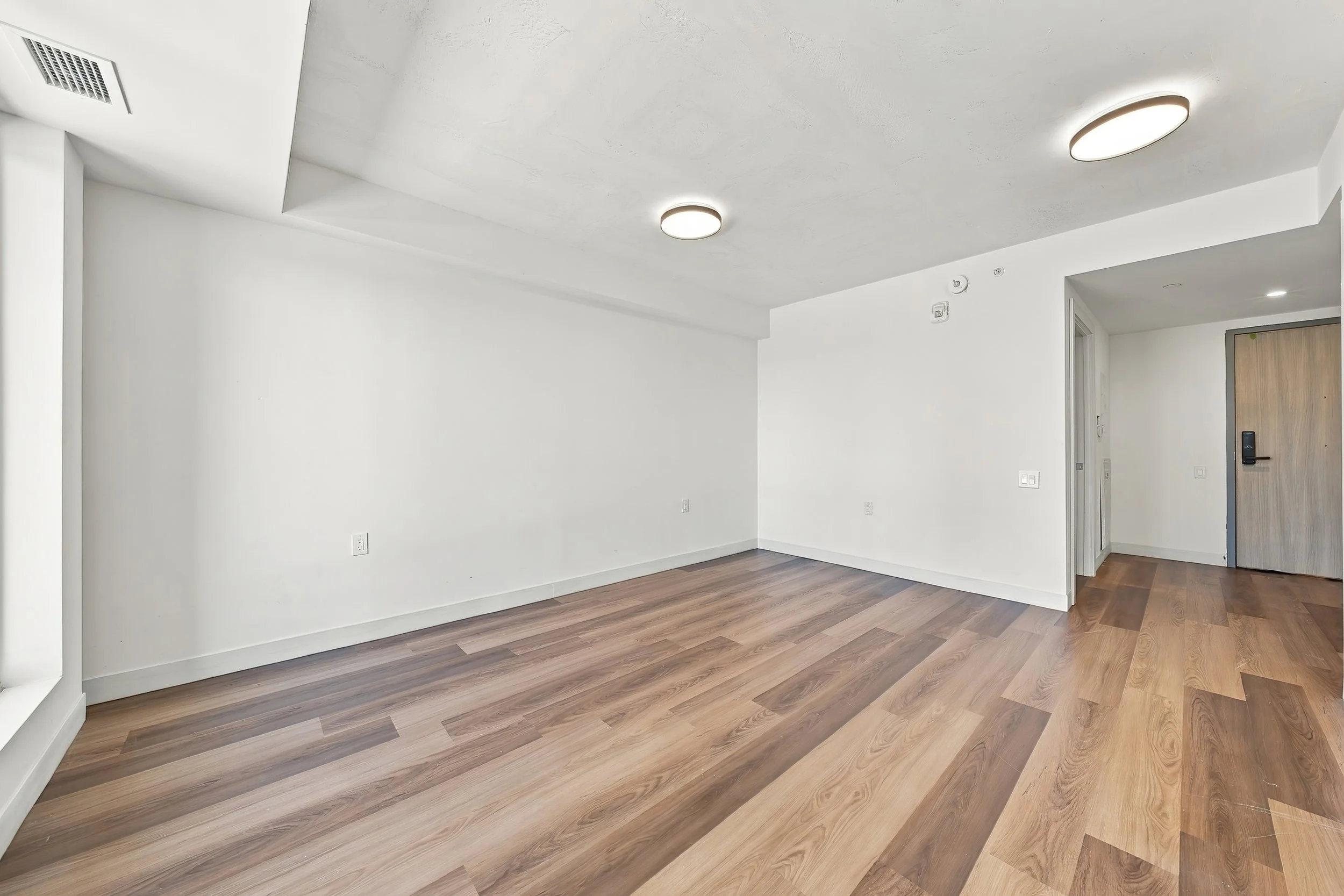 5 - 805 STUDIO.jpg