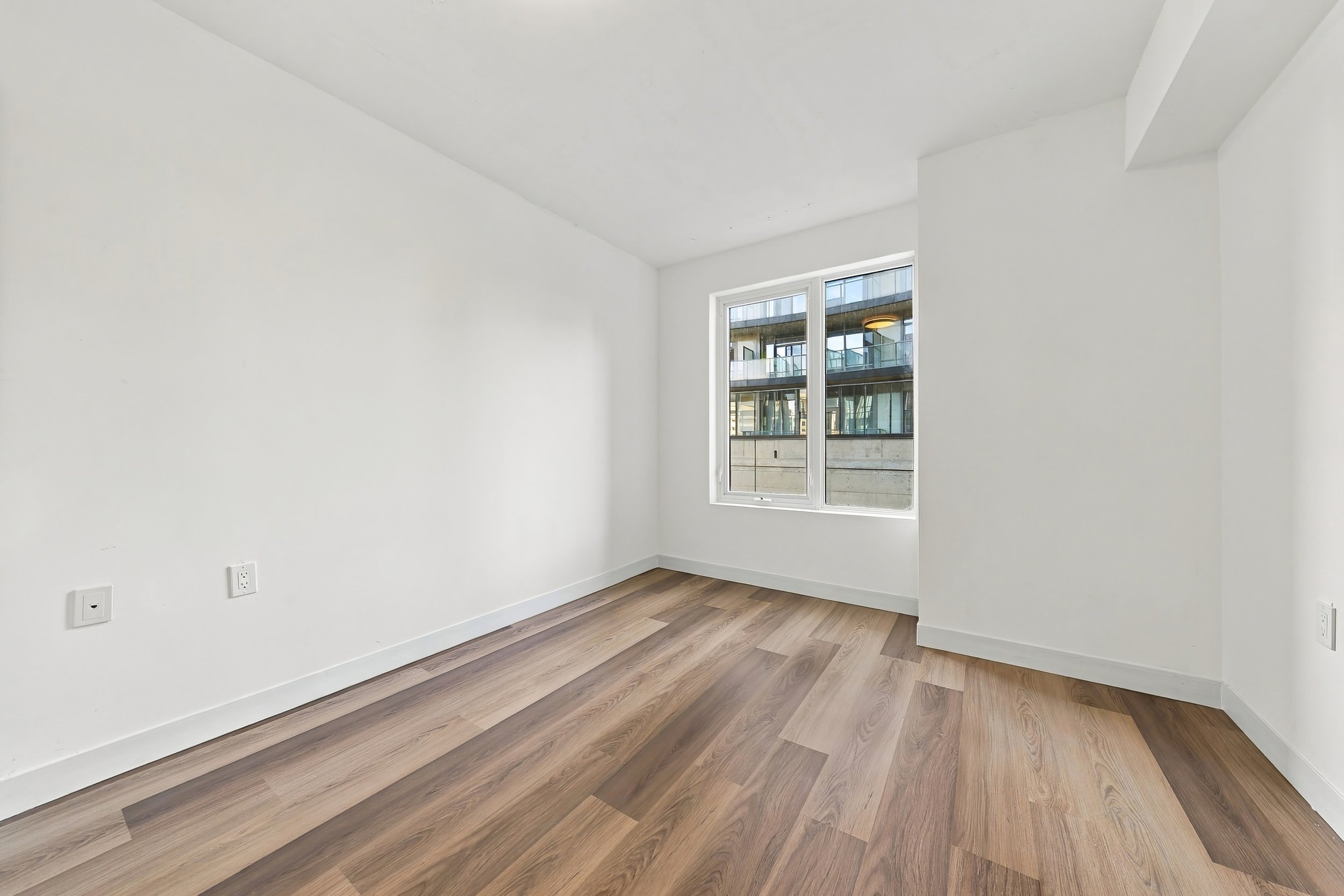 12 - 815 BED+2DEN+2BATH.jpg