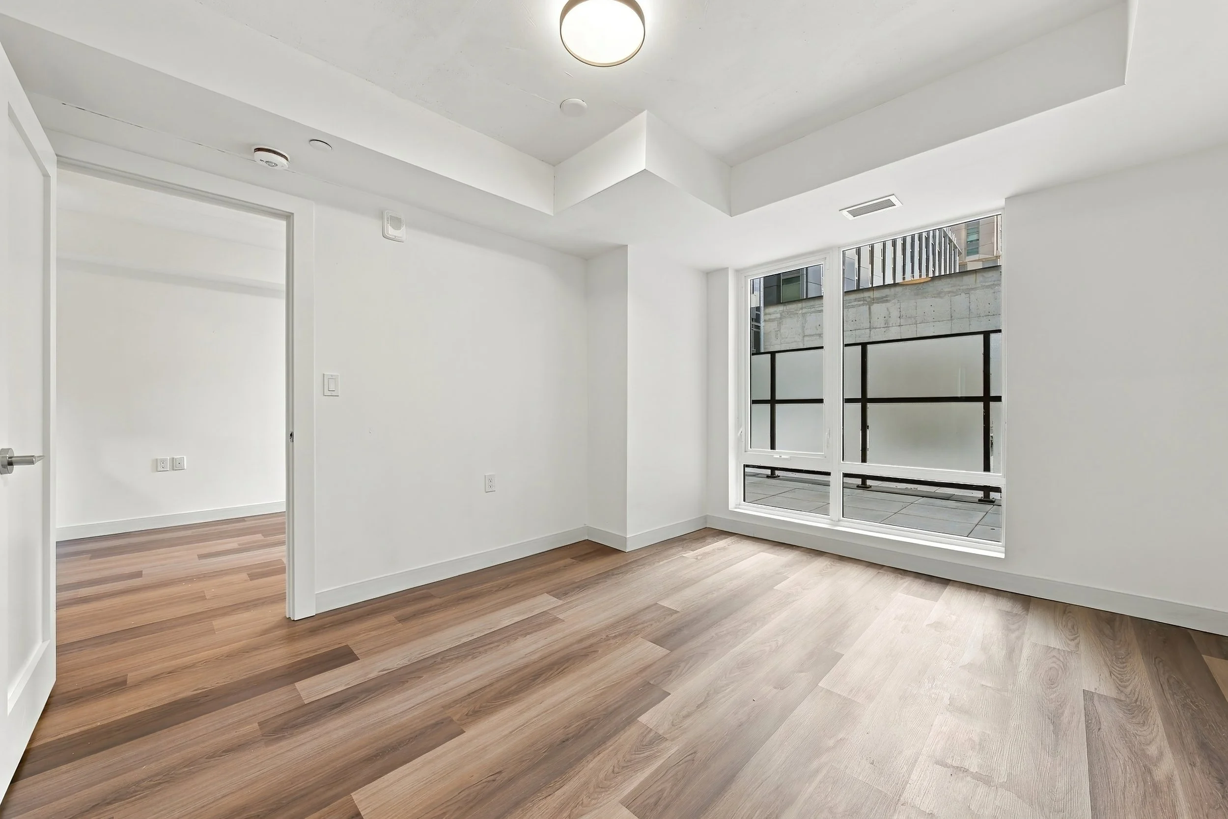 9 - 303 BED+DEN.jpg