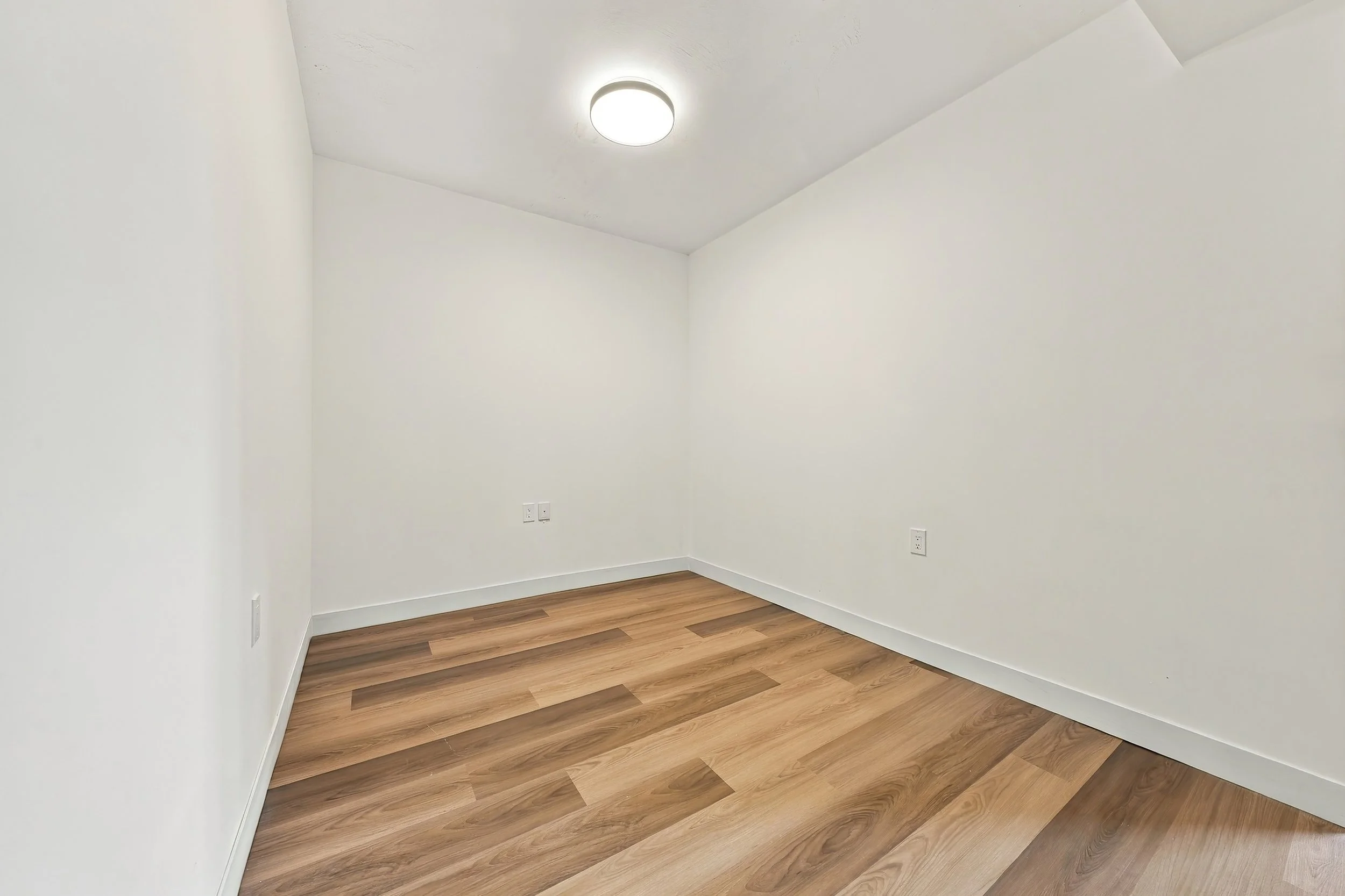 9 - 801 BED+DEN.jpg