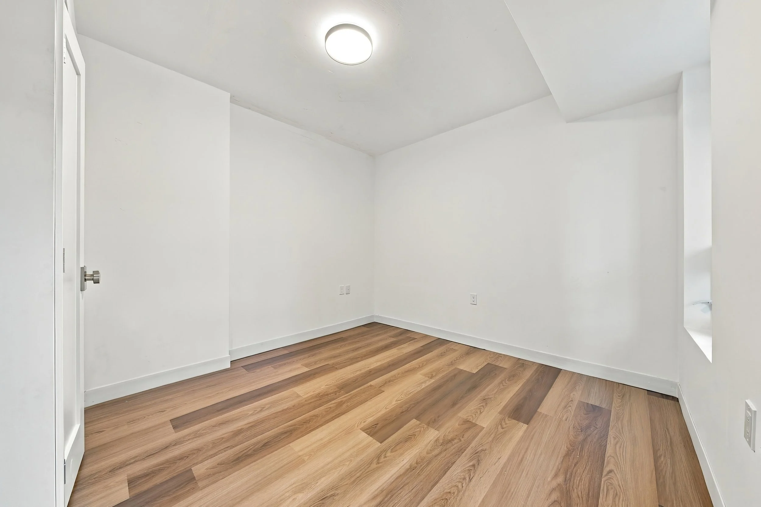 12 - 801 BED+DEN.jpg