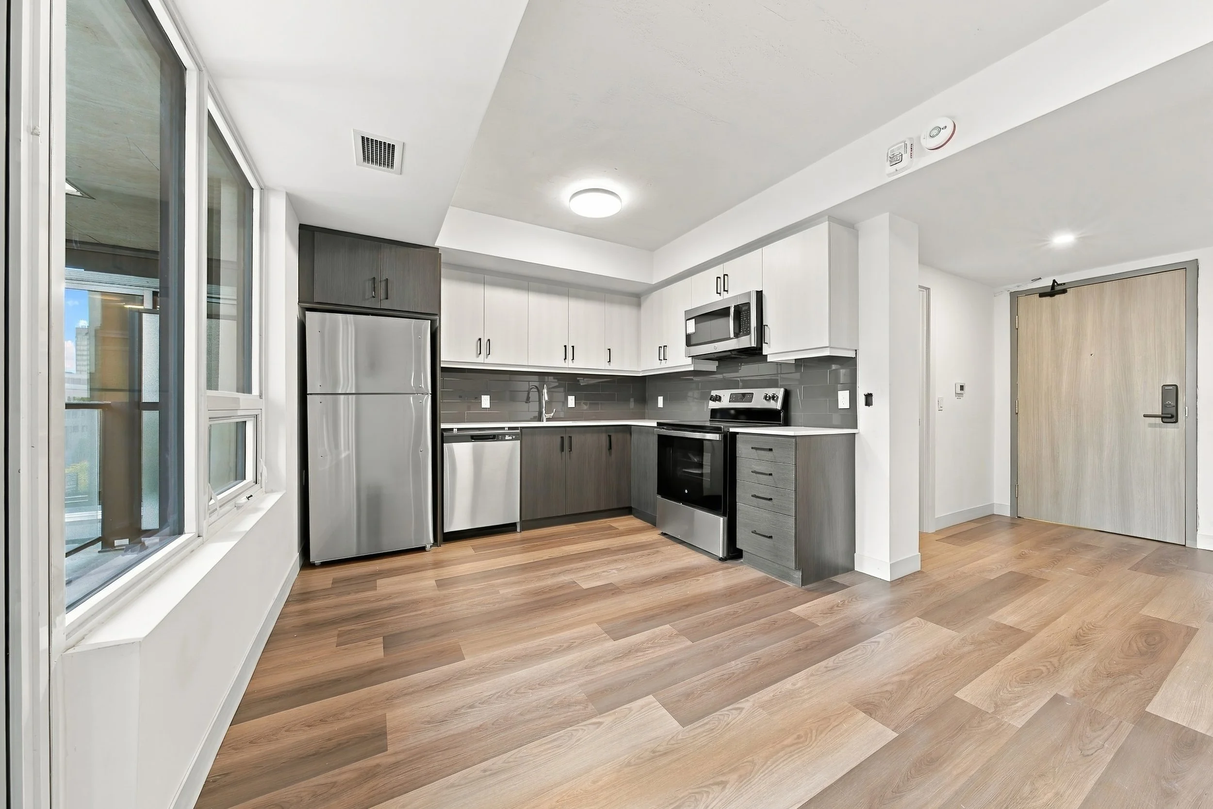 6 - 815 BED+2DEN+2BATH.jpg