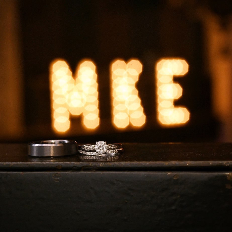 I don&rsquo;t normally post ring shots, but this one definitely needed to be shared! Showing some MKE love 💍

#jadongoodphotography #goodphoto