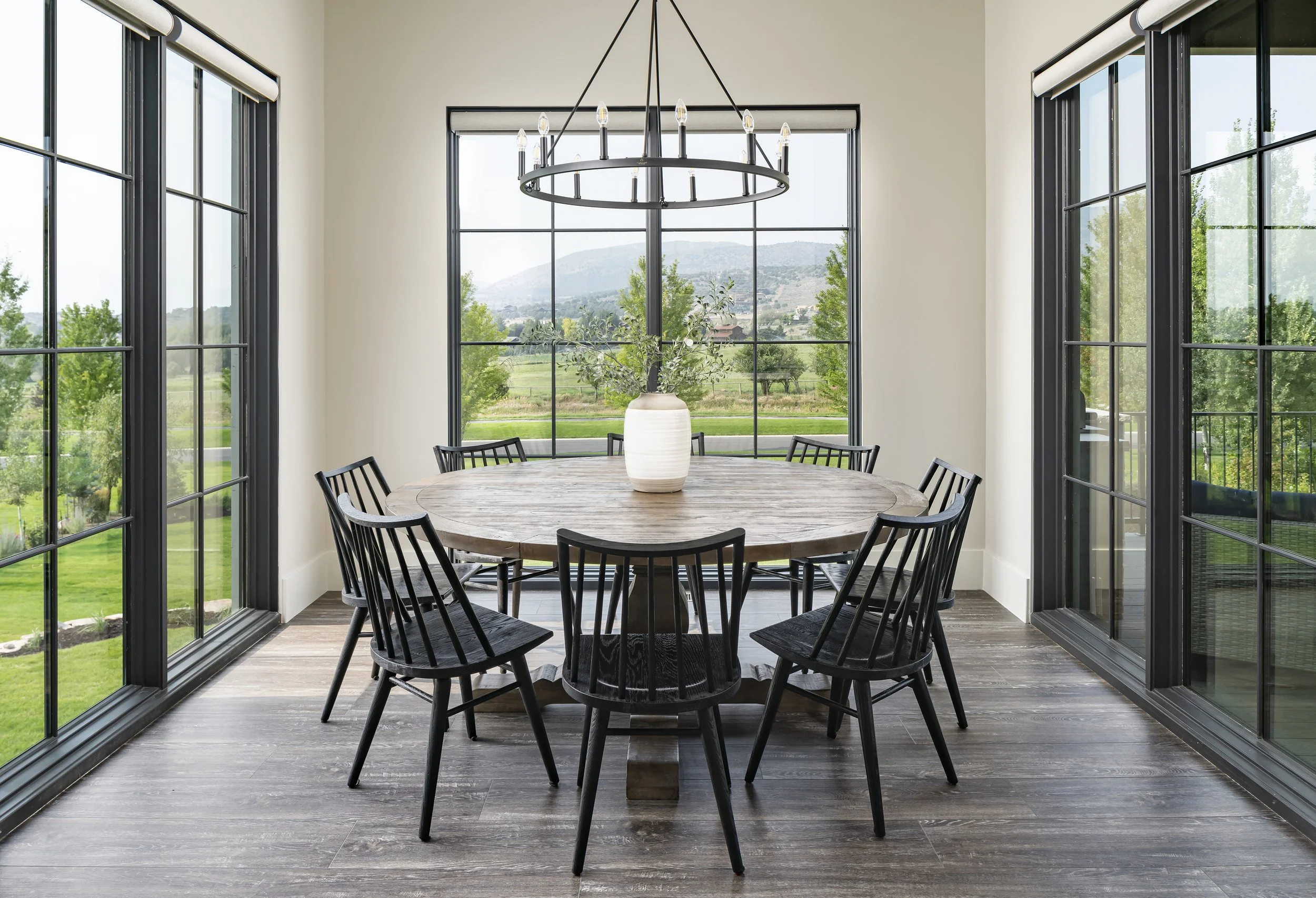 2380Dining.jpg