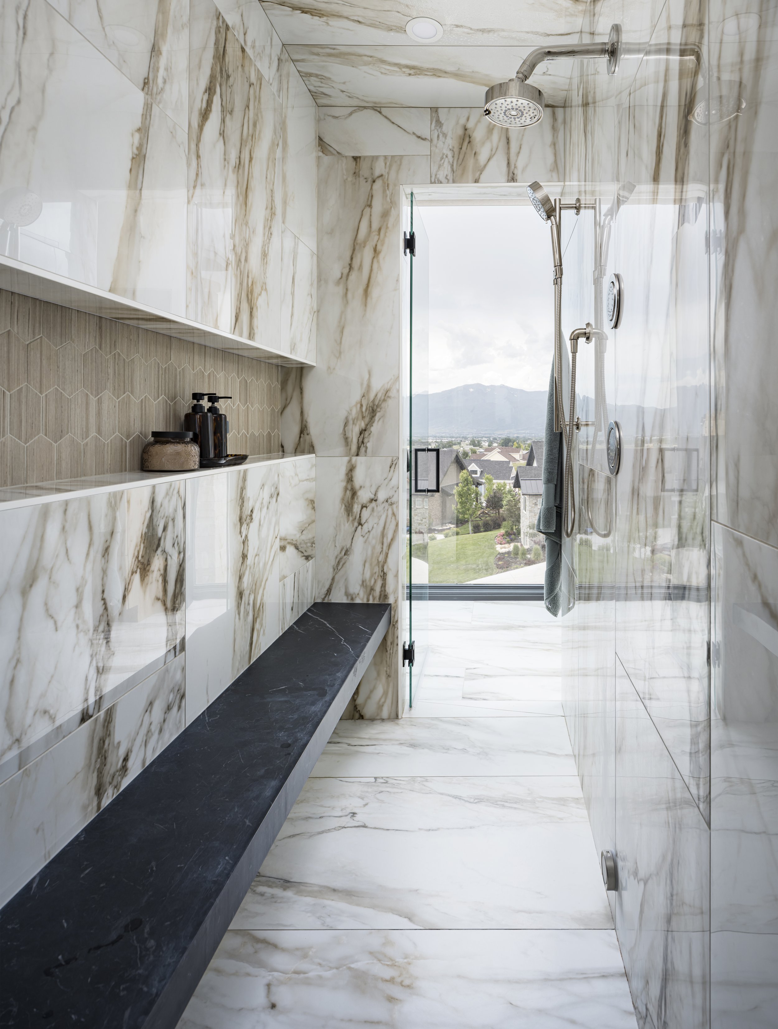 Housley_PShower_1270.jpg