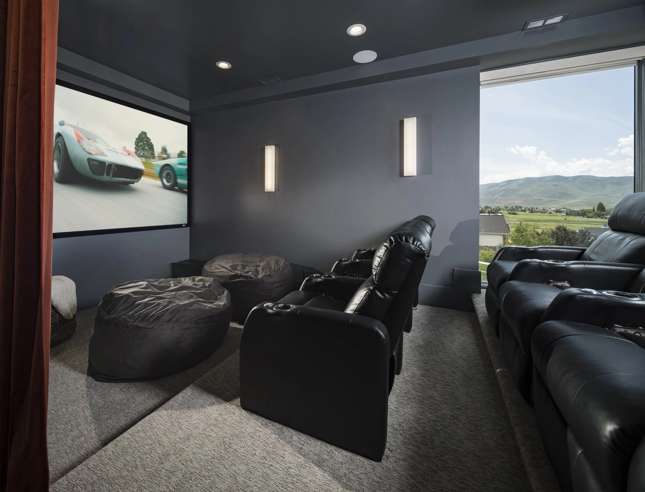 Housley_Theater_1231.jpg
