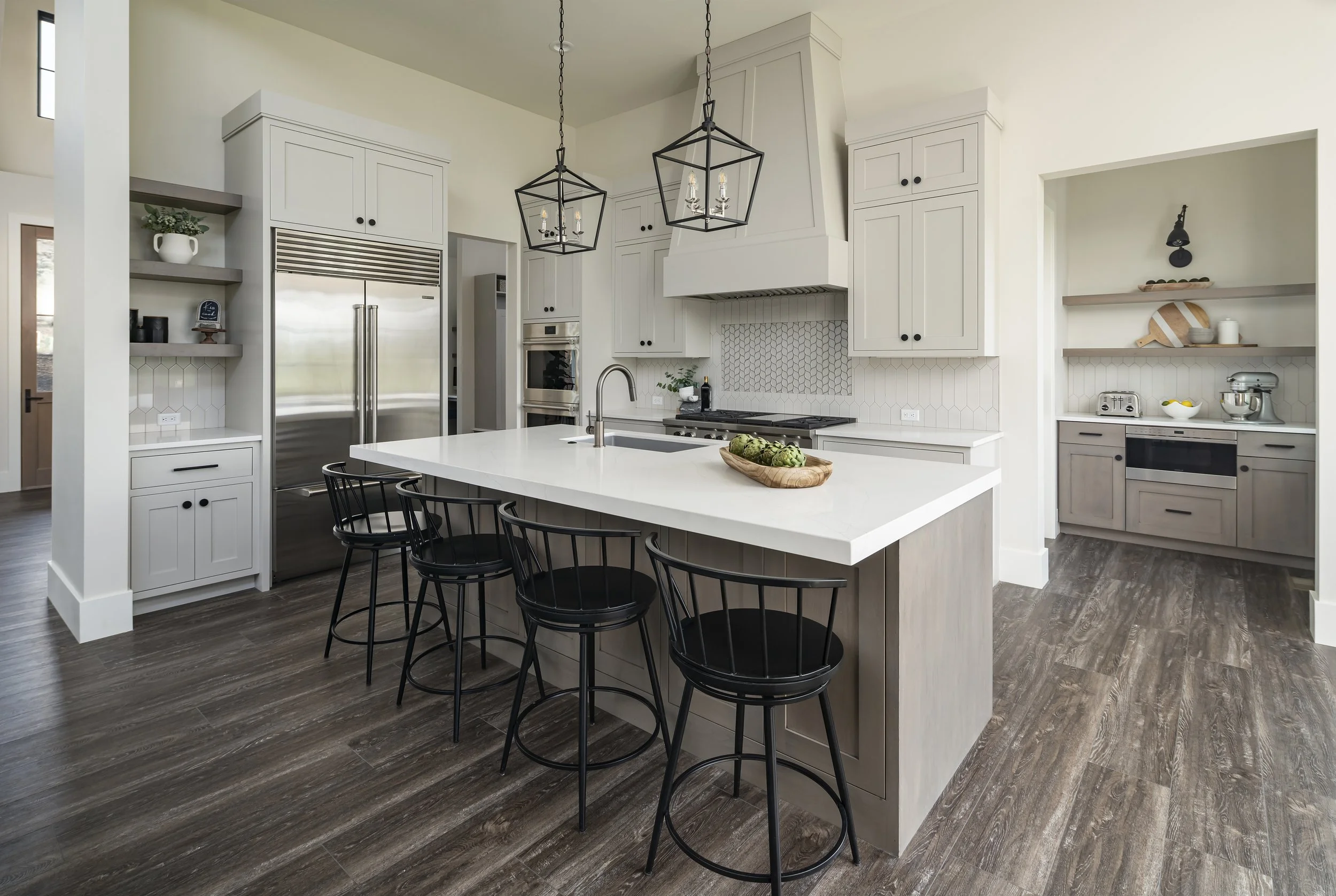 2439Kitchen.jpg