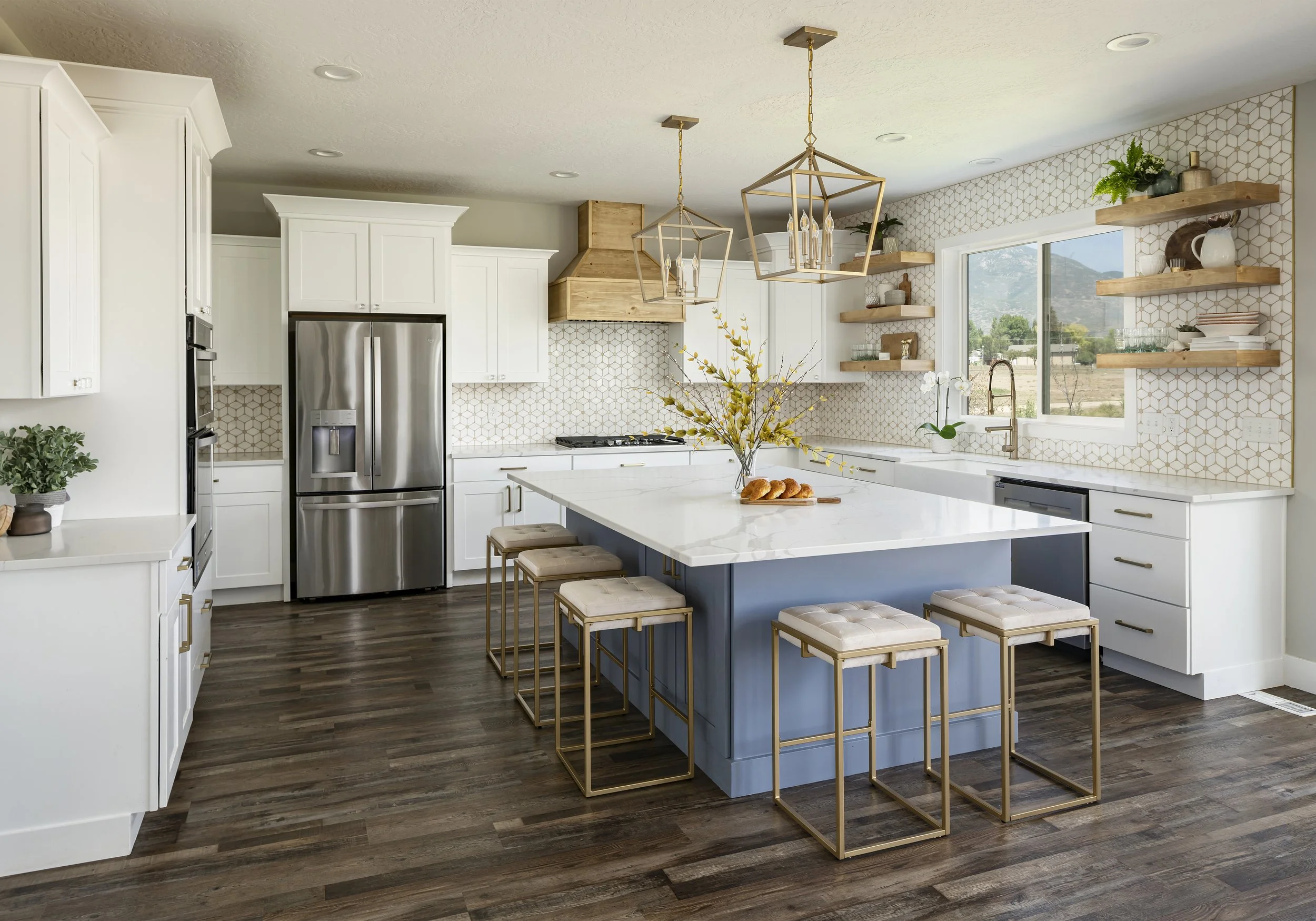 2566Kitchen.jpg