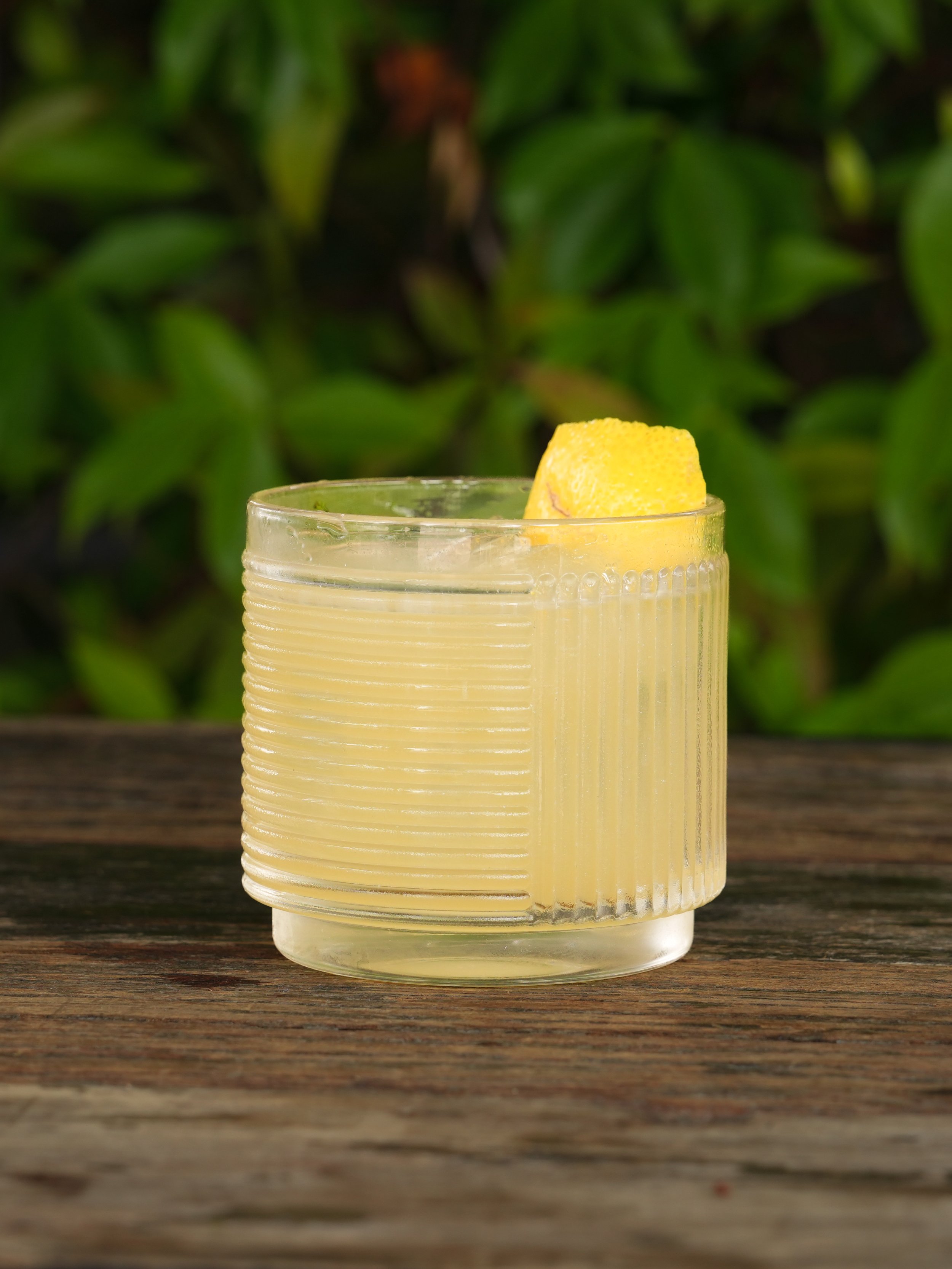 GOLD RUSH - Bourbon/Whiskey, lemon, honey