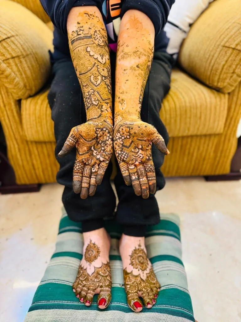 FEET HENNA