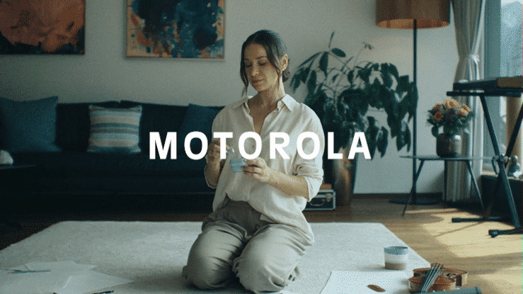 Motorola-ezgif.com-video-to-gif-converter.gif