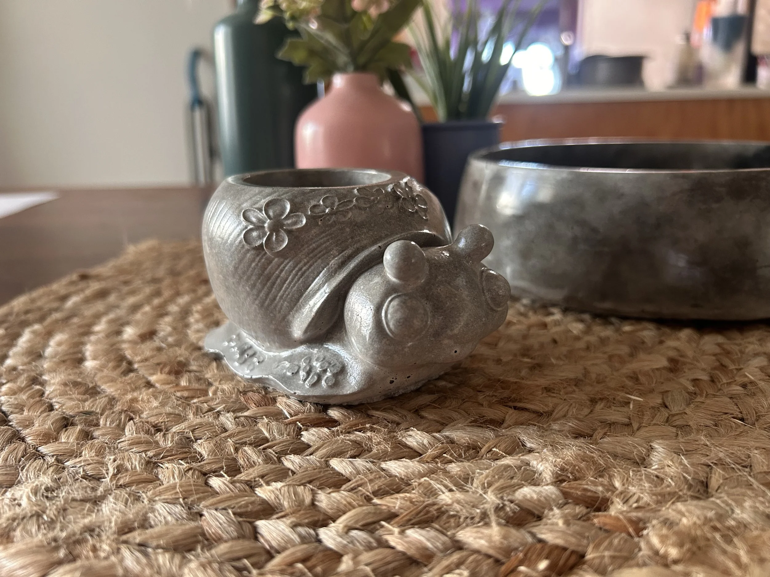 Concrete Snail Planter 'Stone Grey'