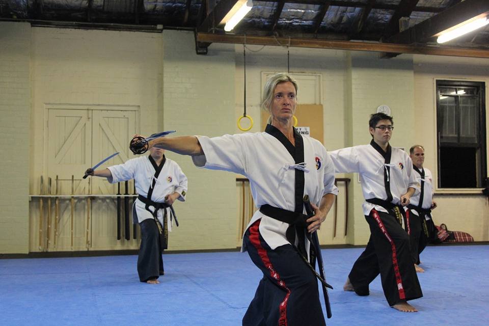 Kummooyeh sword training