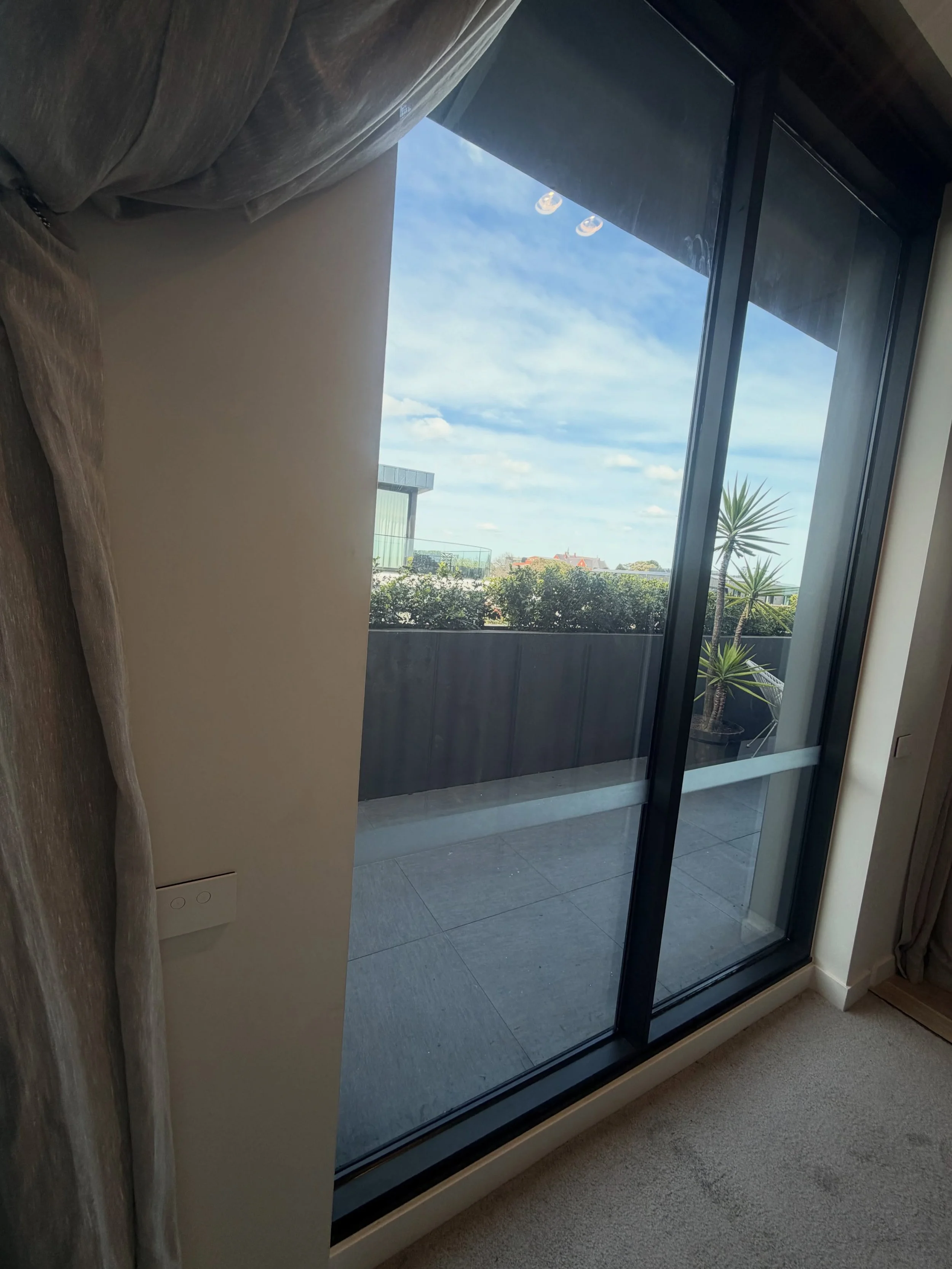 Two very large double glaze units replaced in the heart of Melbournes Glen Iris.
Our customer is stoked on our communication and quality of work and product. 
Need your double glaze unit replaced? Contact us for a free quote!