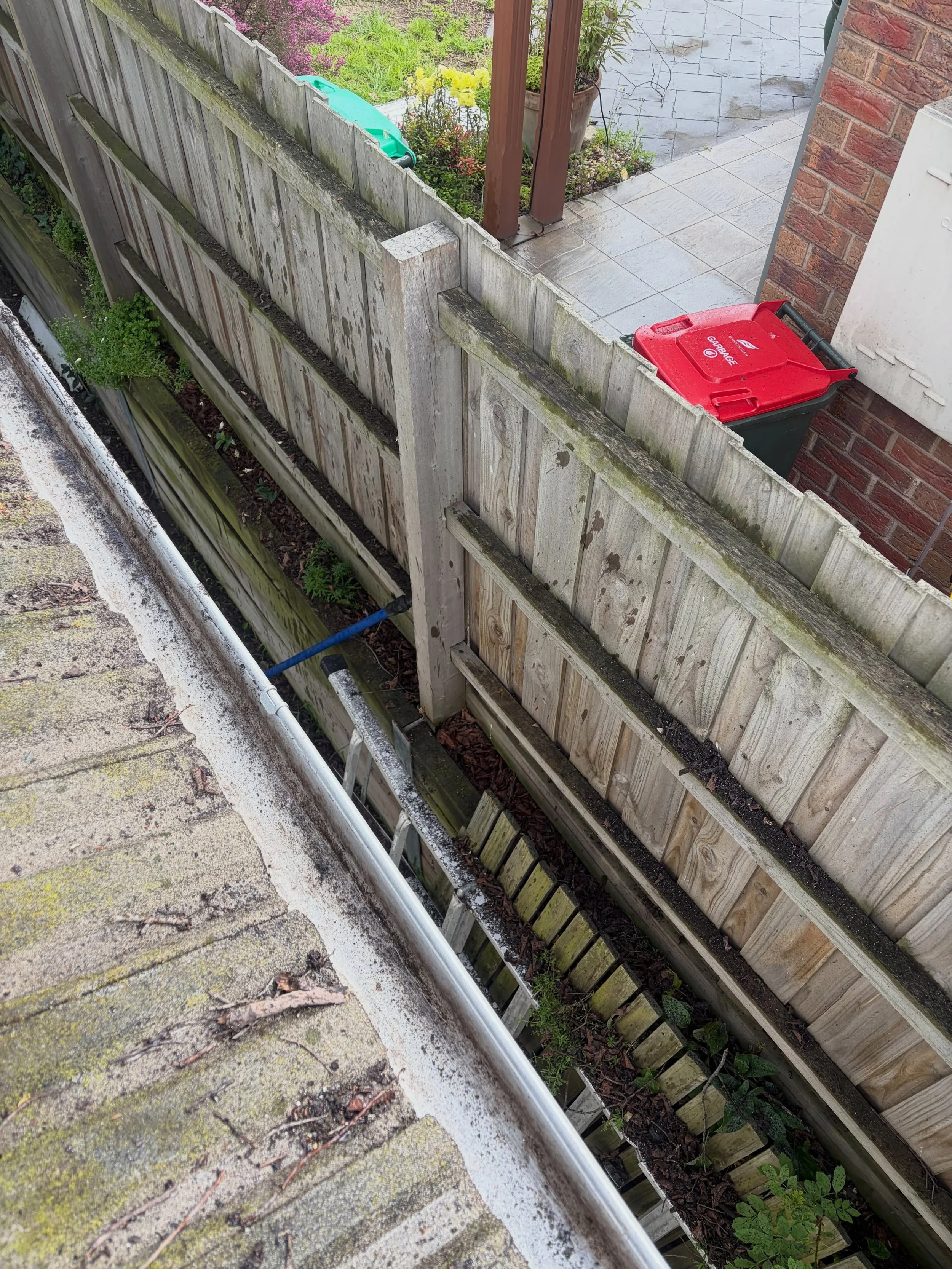 Gutters, valleys and downpipes cleared, cleaned and flushed ✅ 

#gutters #downpipes #gutterclean #originalpropertygroup