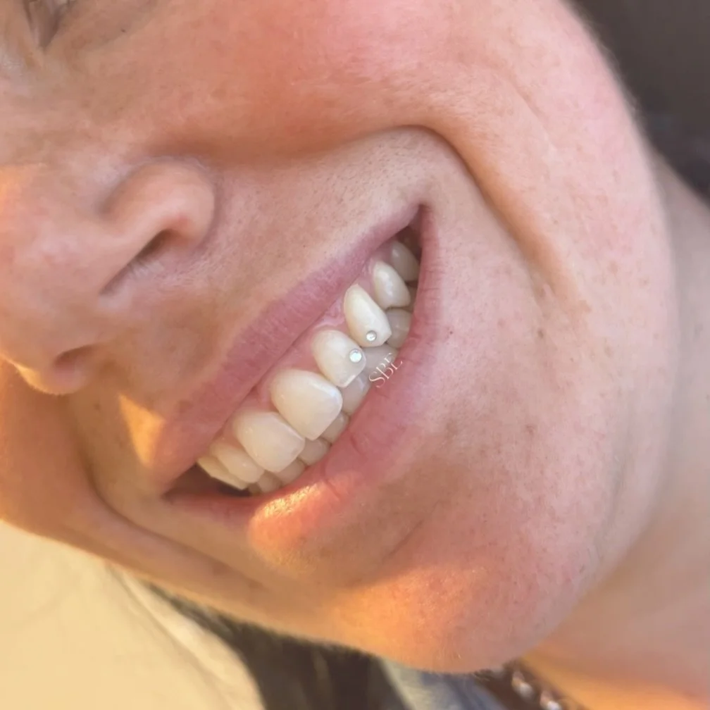 It&rsquo;s tooth gem season girliessss 🦷 ✨ 🫶🏽