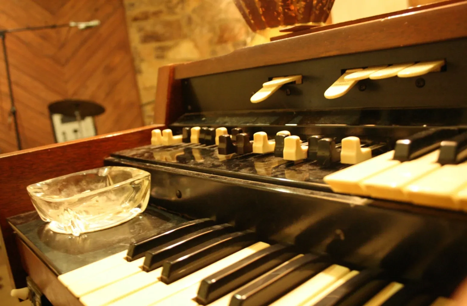 Hammond L100 Tonewheel Organ