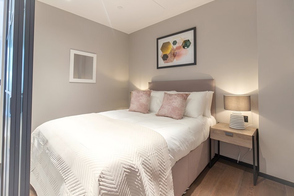 the-stage-ec2-06-g-bedroom.jpg