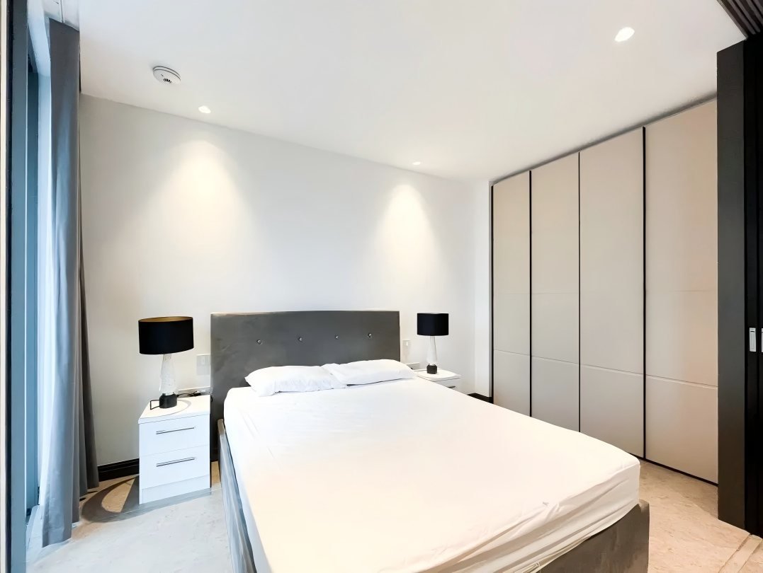 Principal bedroom